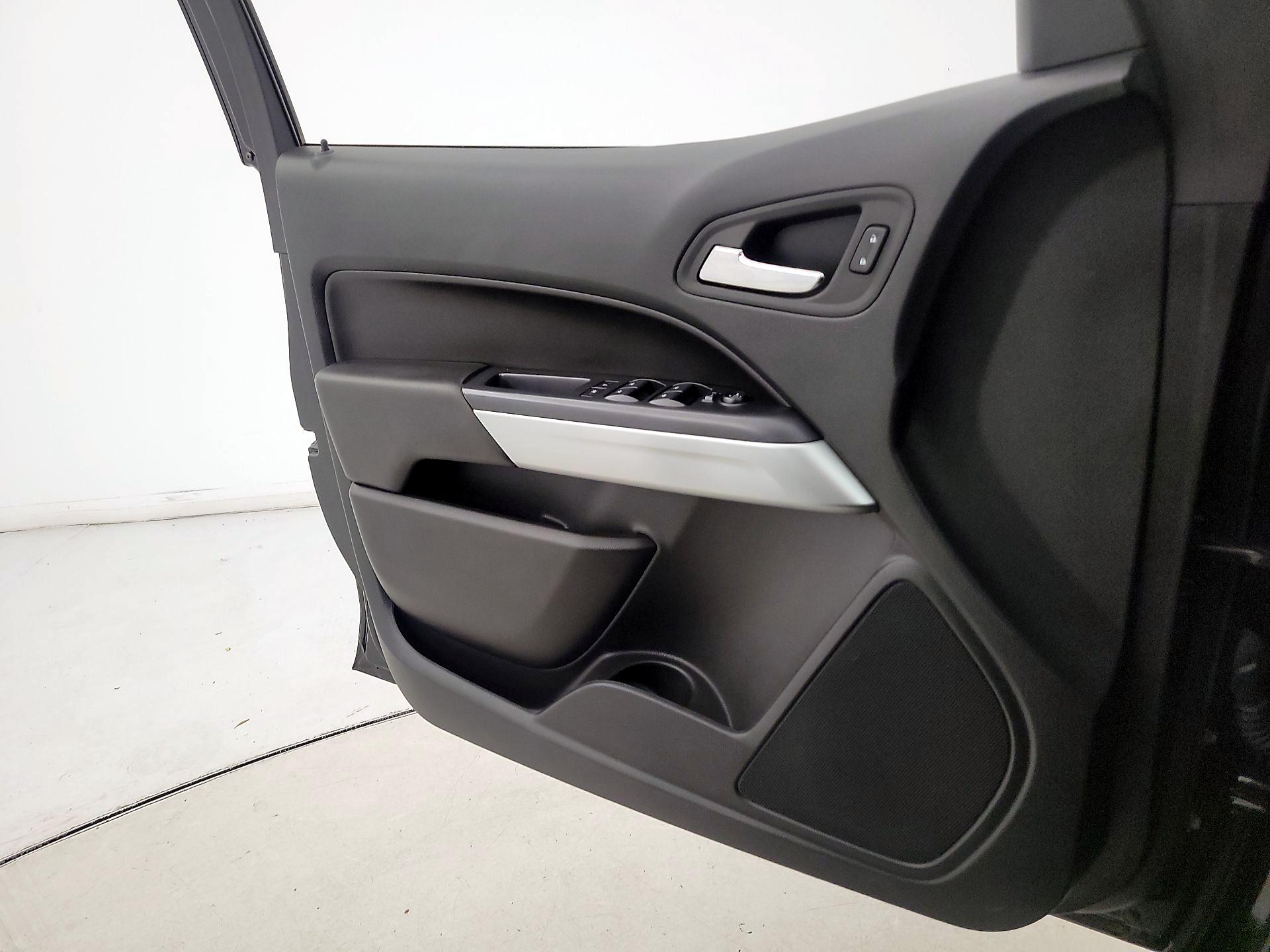 Thumbnail: 2022 Chevrolet Colorado - 12