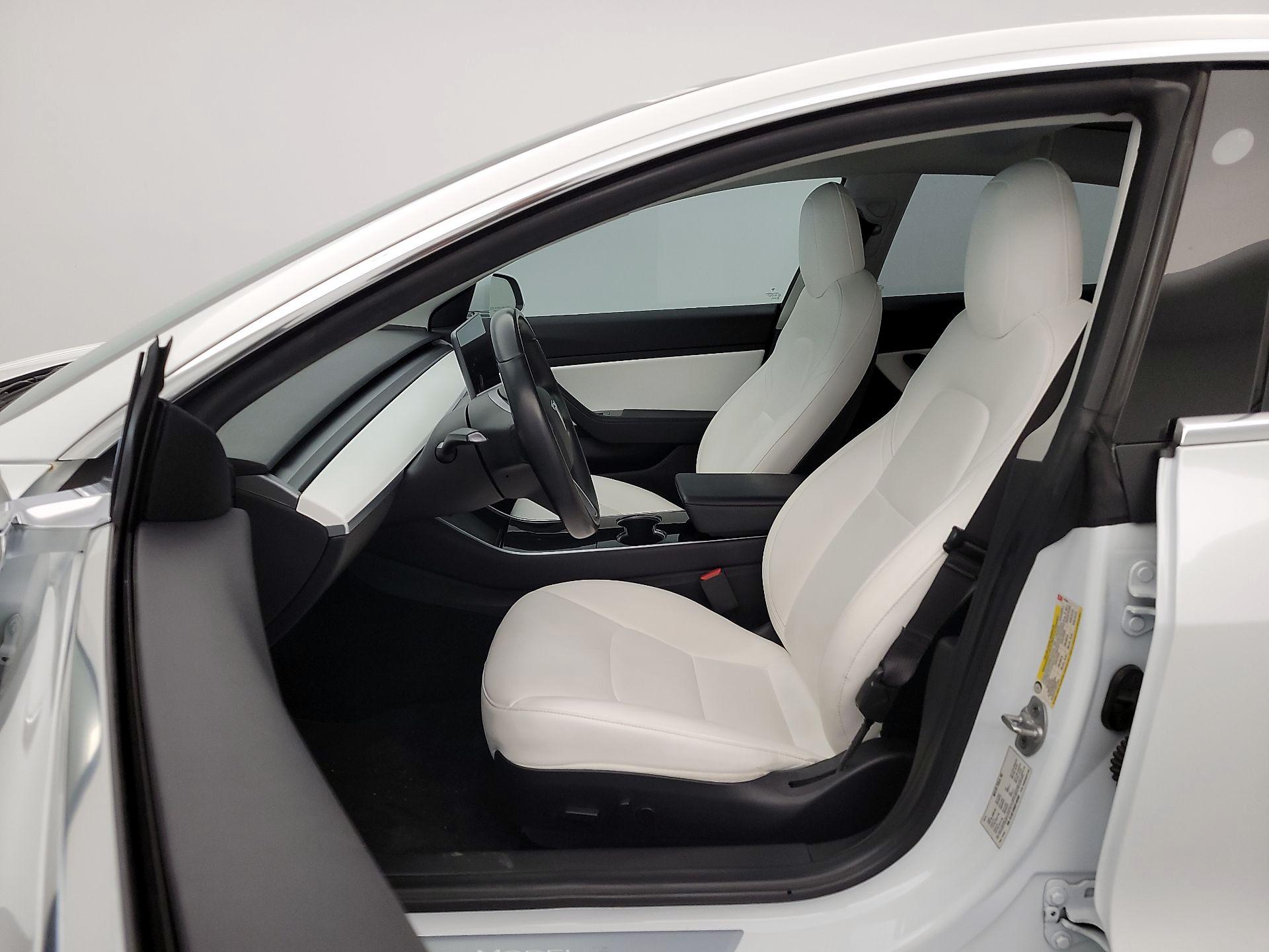 Thumbnail: 2019 Tesla Model 3 - 11