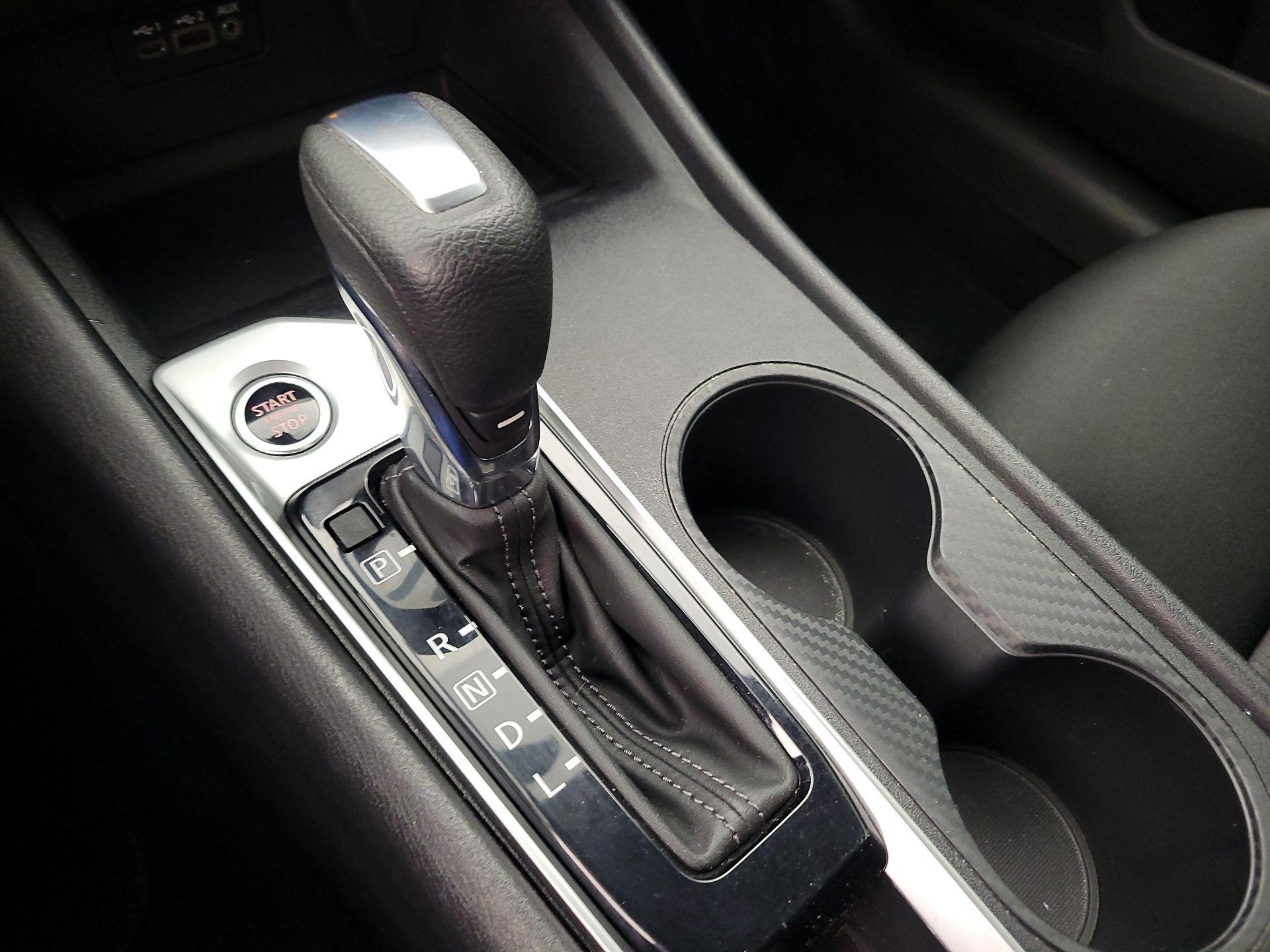 Thumbnail: 2020 Nissan Altima - 17