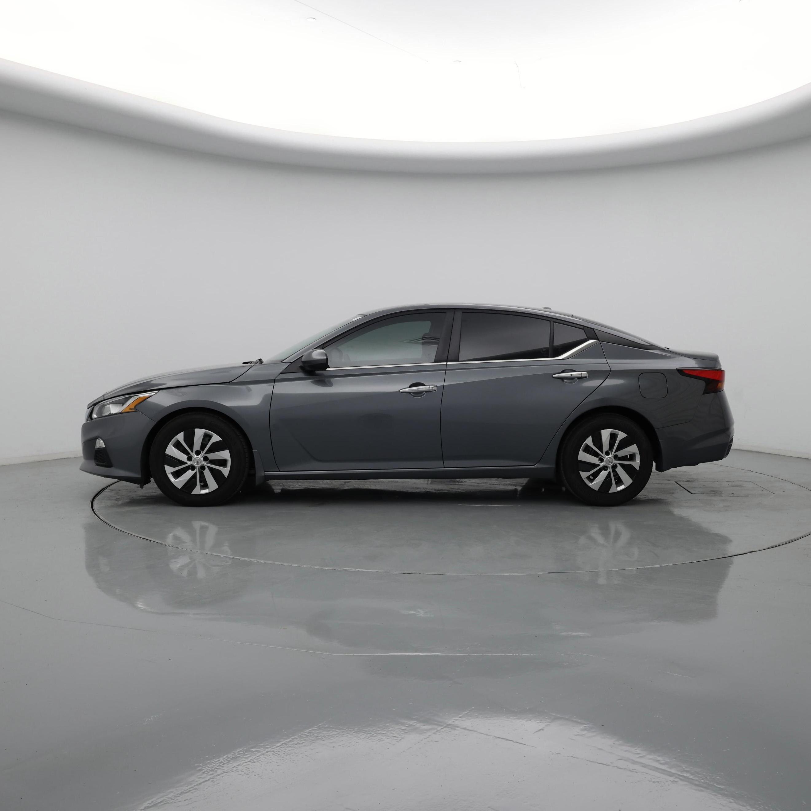 Thumbnail: 2020 Nissan Altima - 3