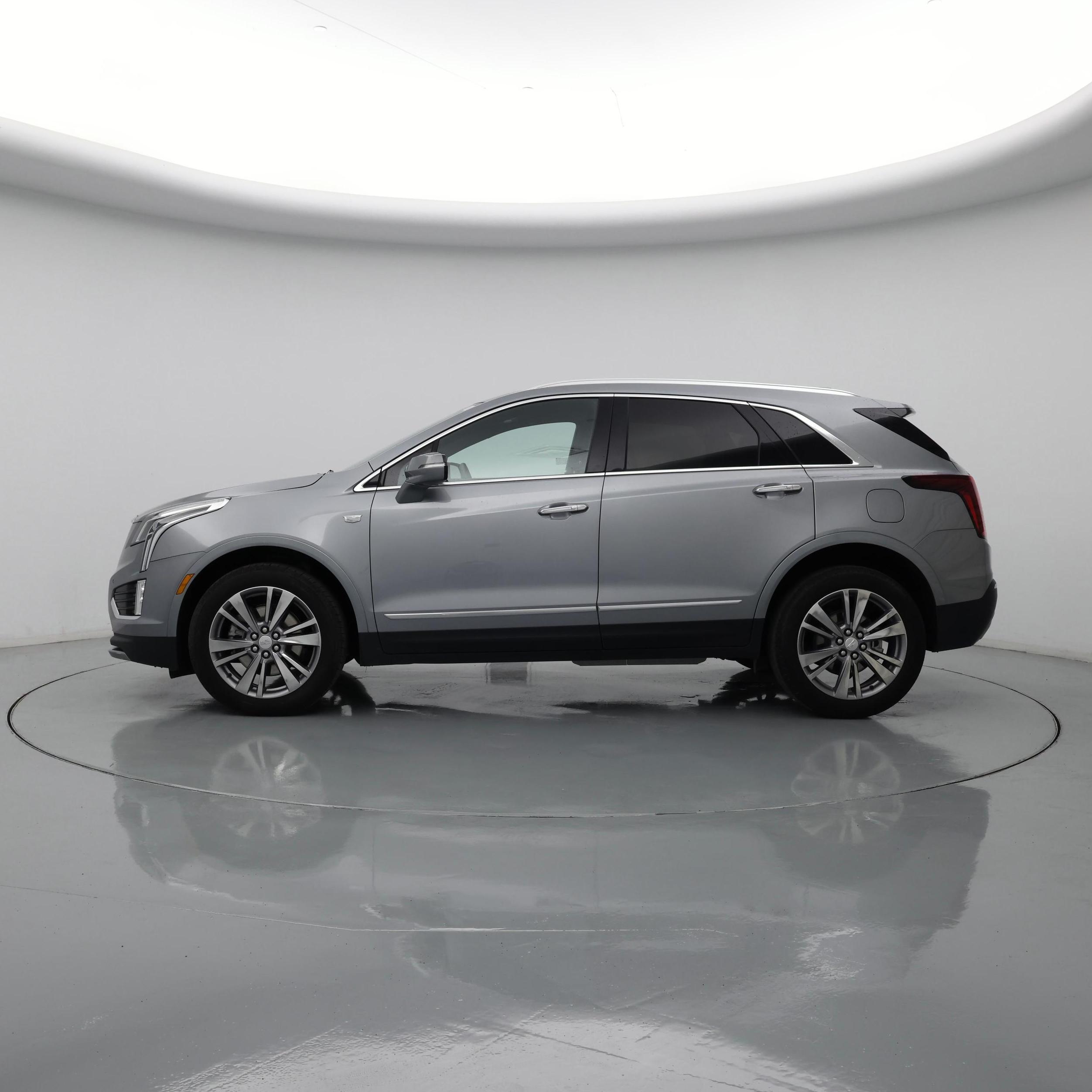 Thumbnail: 2025 Cadillac XT5 - 3
