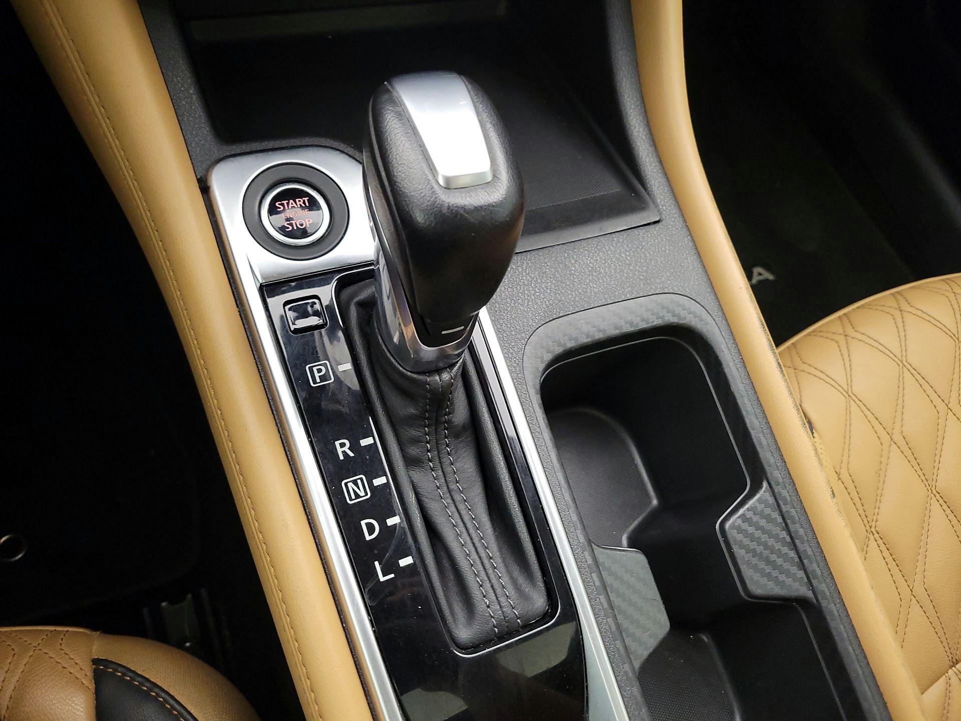 Thumbnail: 2022 Nissan Sentra - 17