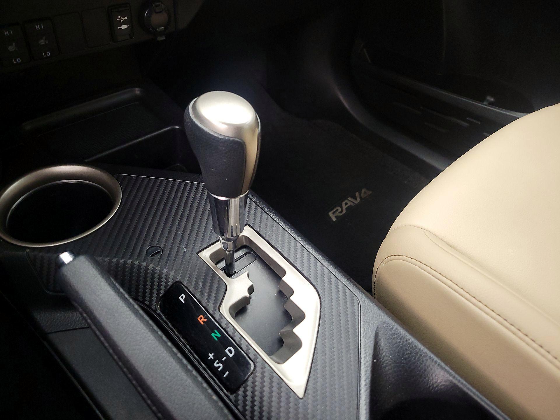 Thumbnail: 2015 Toyota RAV4 - 17