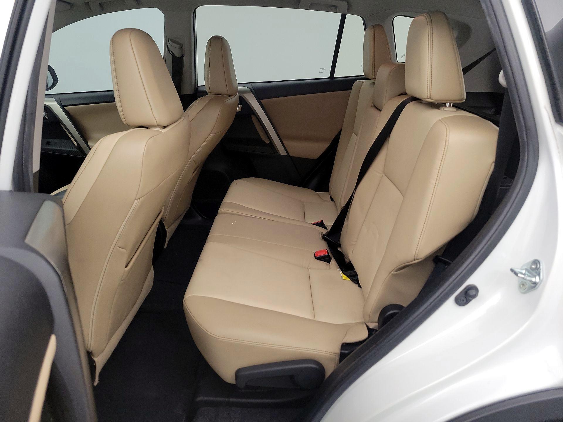 Thumbnail: 2015 Toyota RAV4 - 20