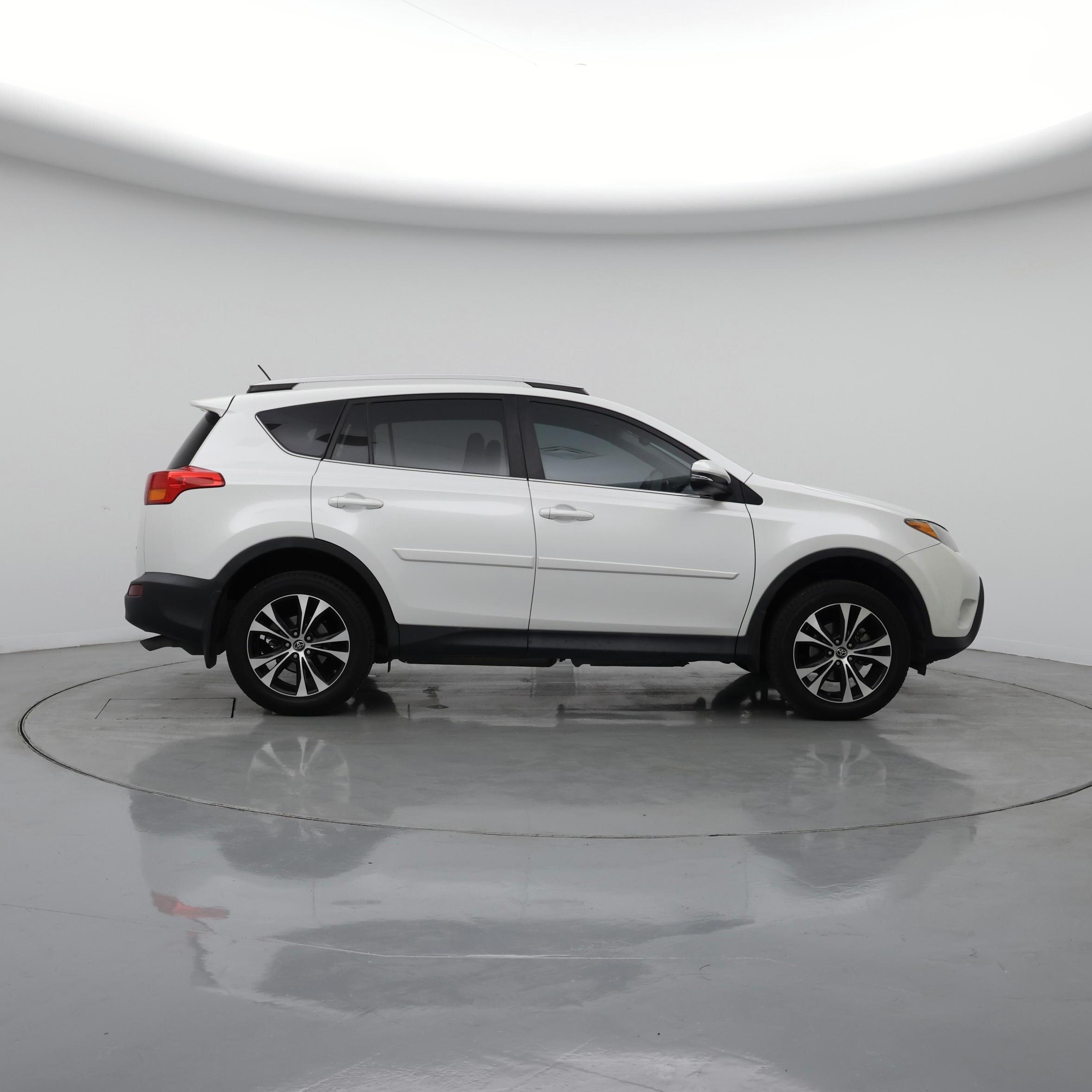 Thumbnail: 2015 Toyota RAV4 - 7
