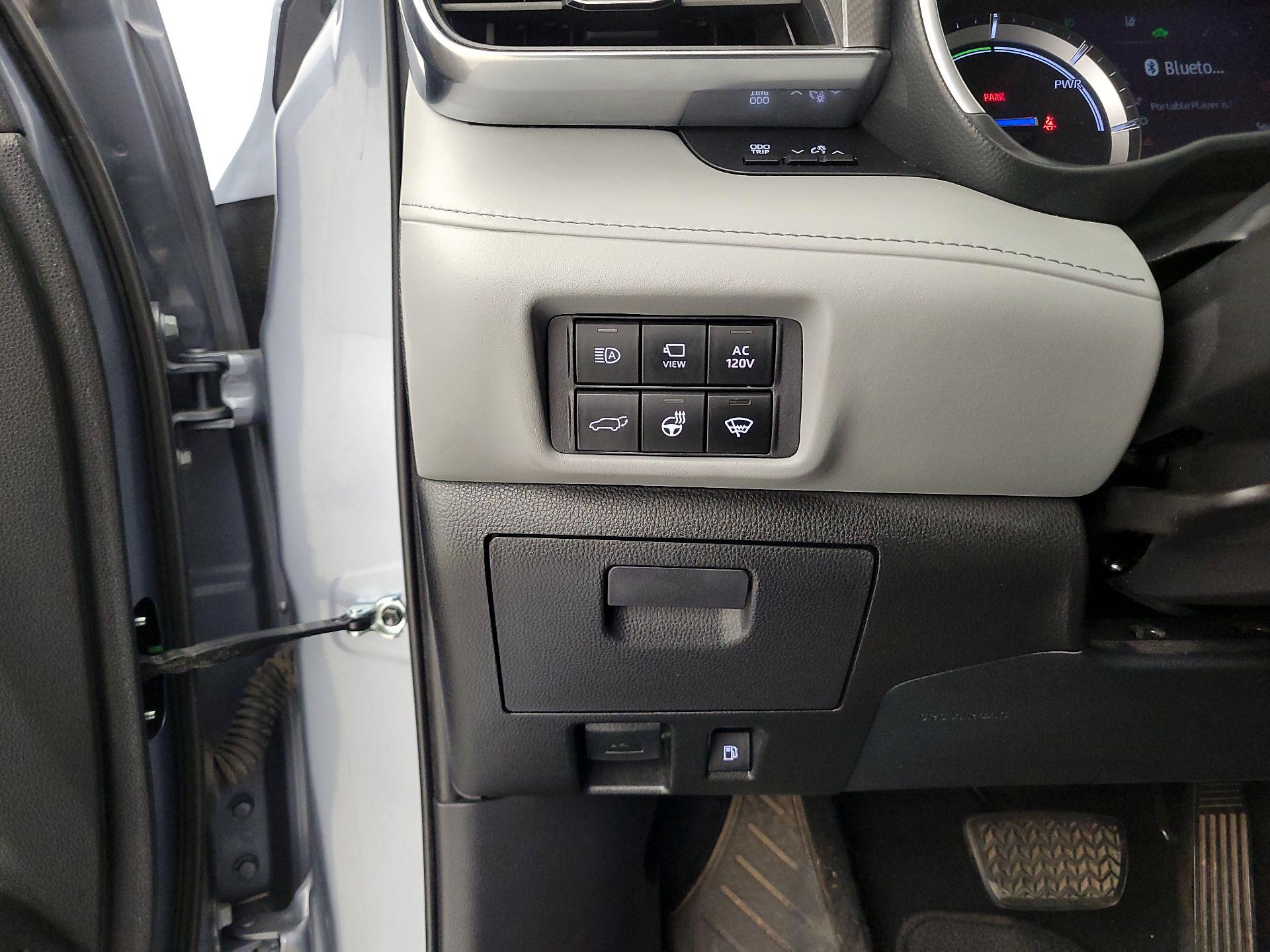 Thumbnail: 2021 Toyota Highlander - 13