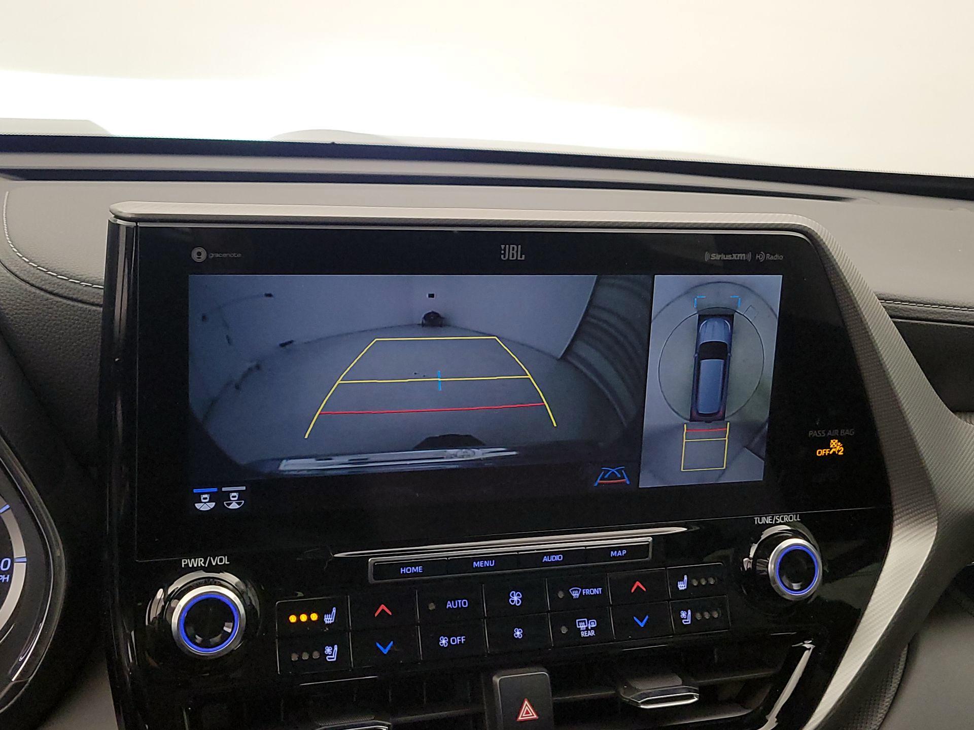 Thumbnail: 2021 Toyota Highlander - 15