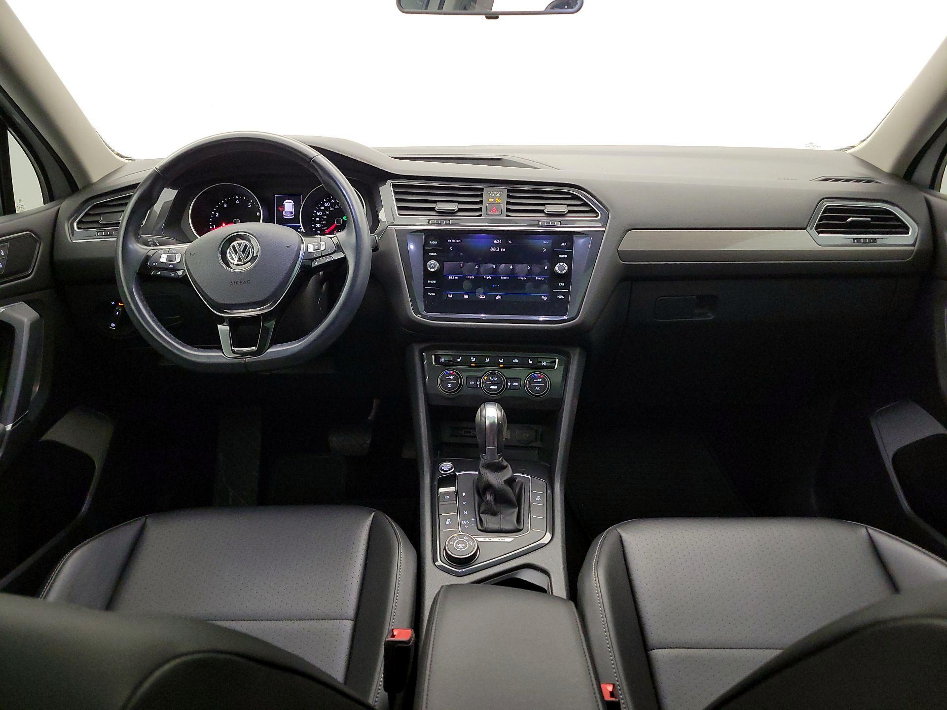 Thumbnail: 2018 Volkswagen Tiguan - 9