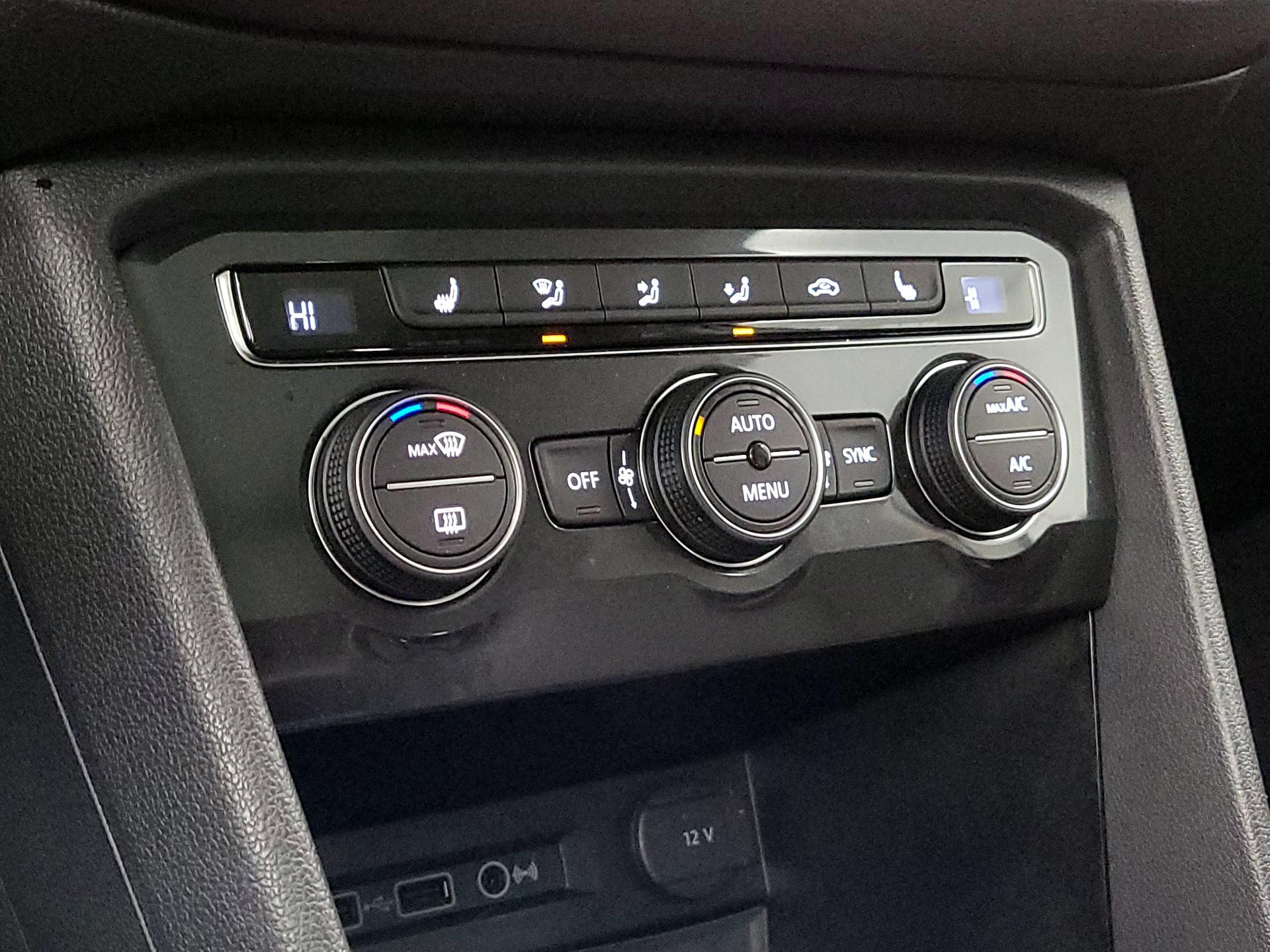 Thumbnail: 2018 Volkswagen Tiguan - 16