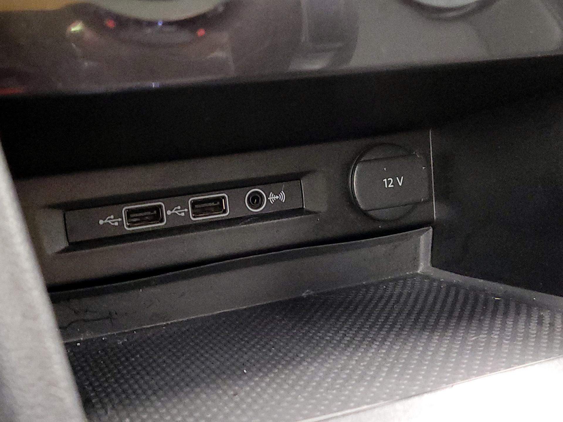 Thumbnail: 2018 Volkswagen Tiguan - 18