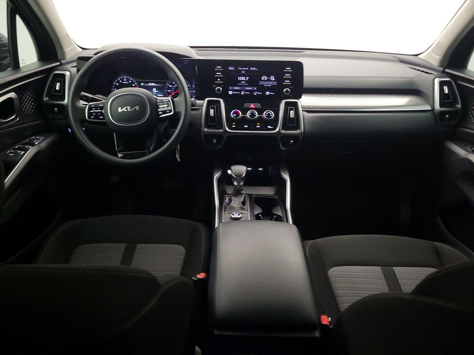 Thumbnail: 2023 Kia Sorento - 9