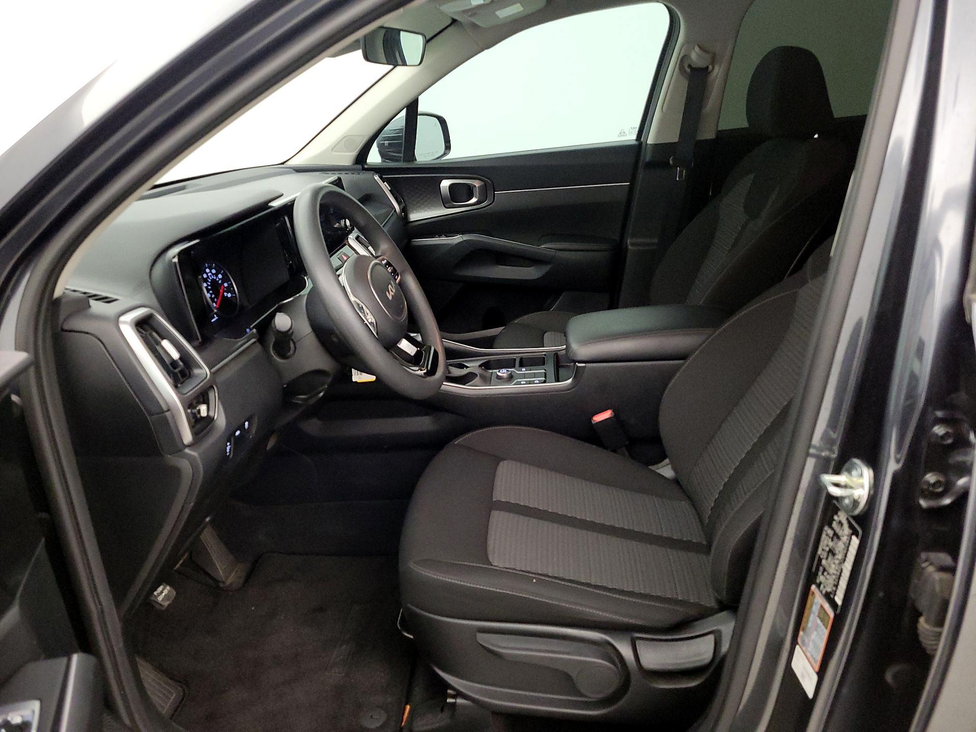 Thumbnail: 2023 Kia Sorento - 11