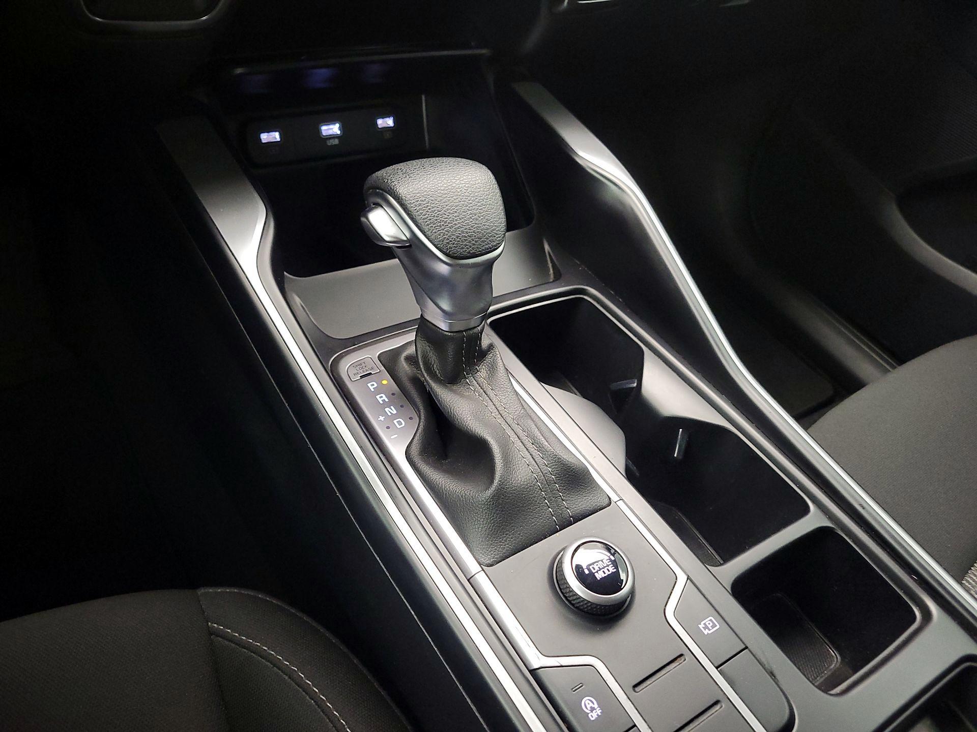 Thumbnail: 2023 Kia Sorento - 17