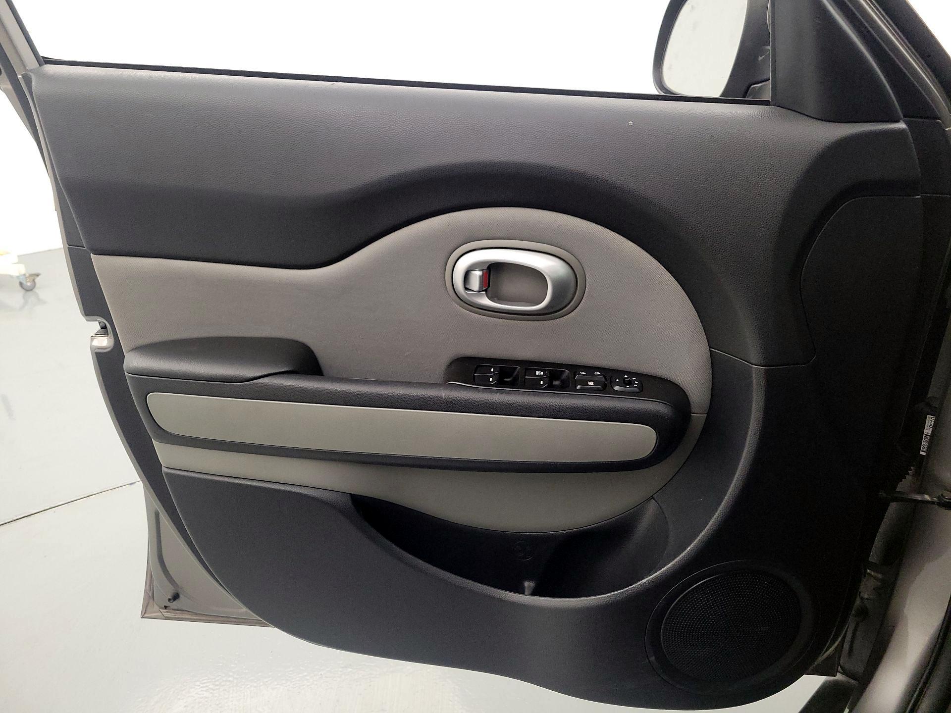 Thumbnail: 2015 Kia Soul - 12