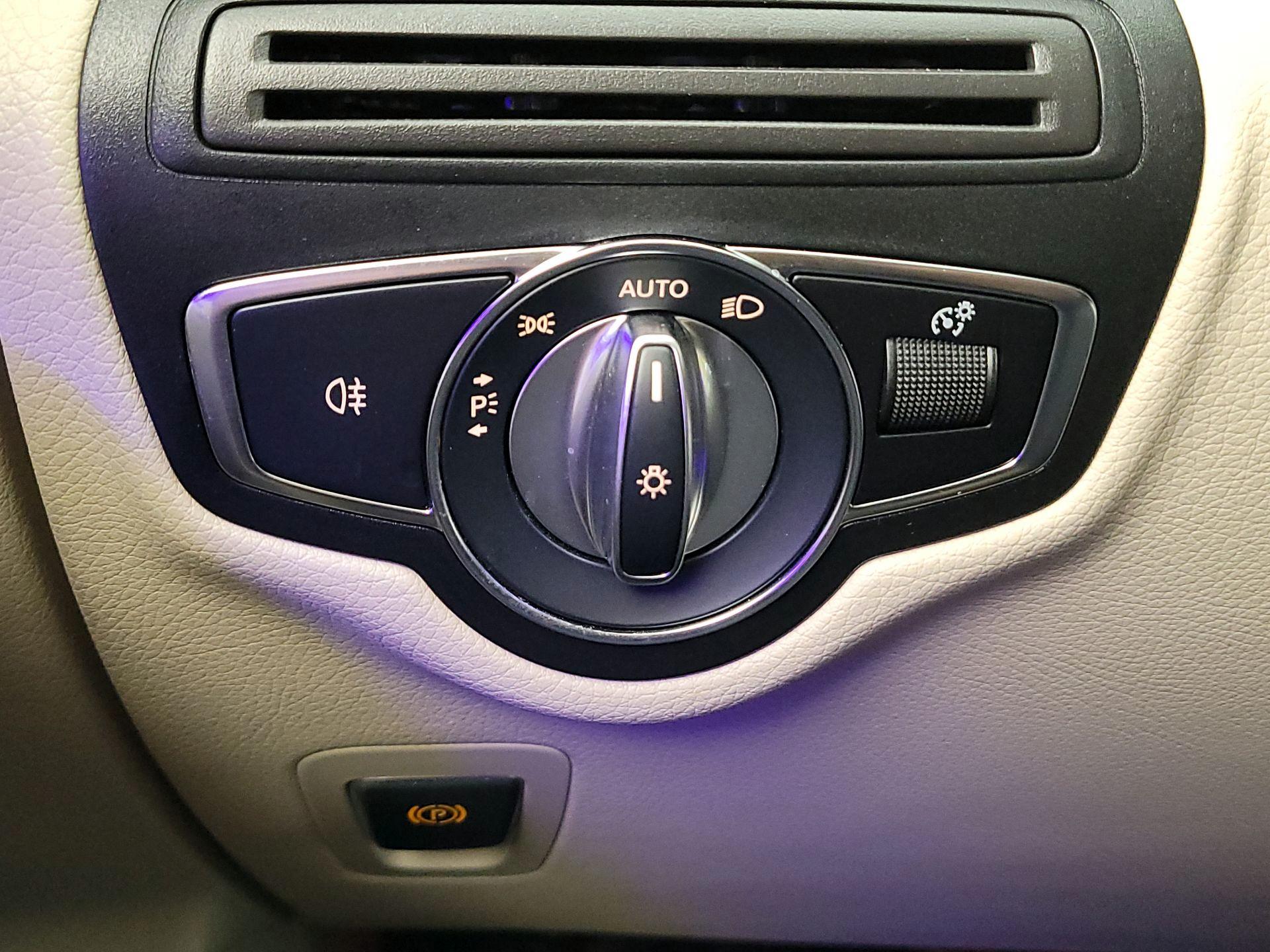 Thumbnail: 2020 Mercedes-Benz GLC - 13