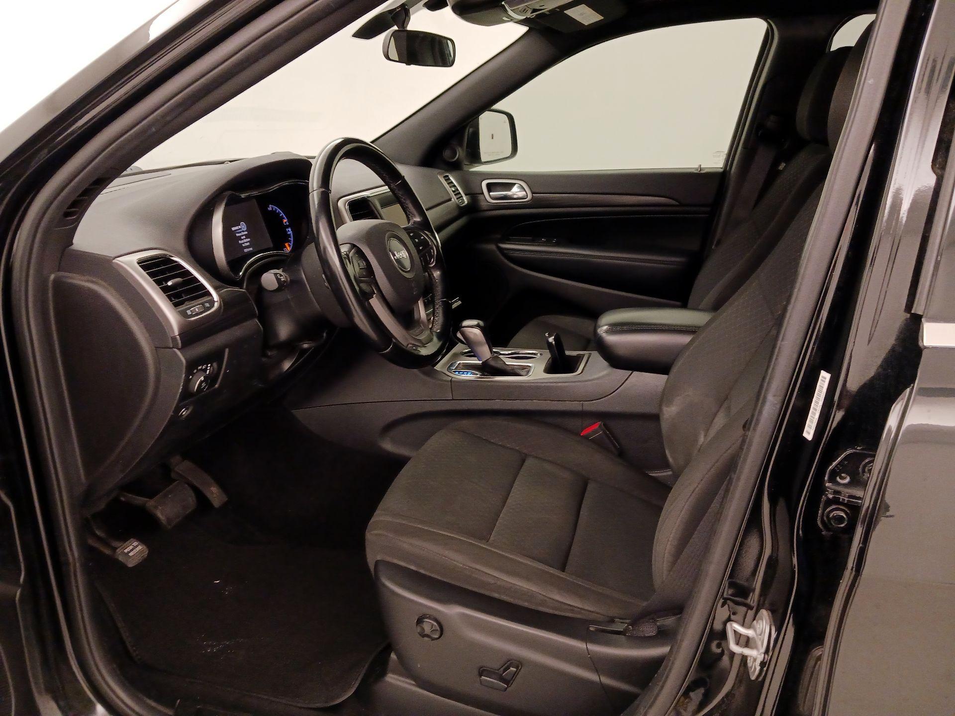 Thumbnail: 2020 Jeep Grand Cherokee - 11