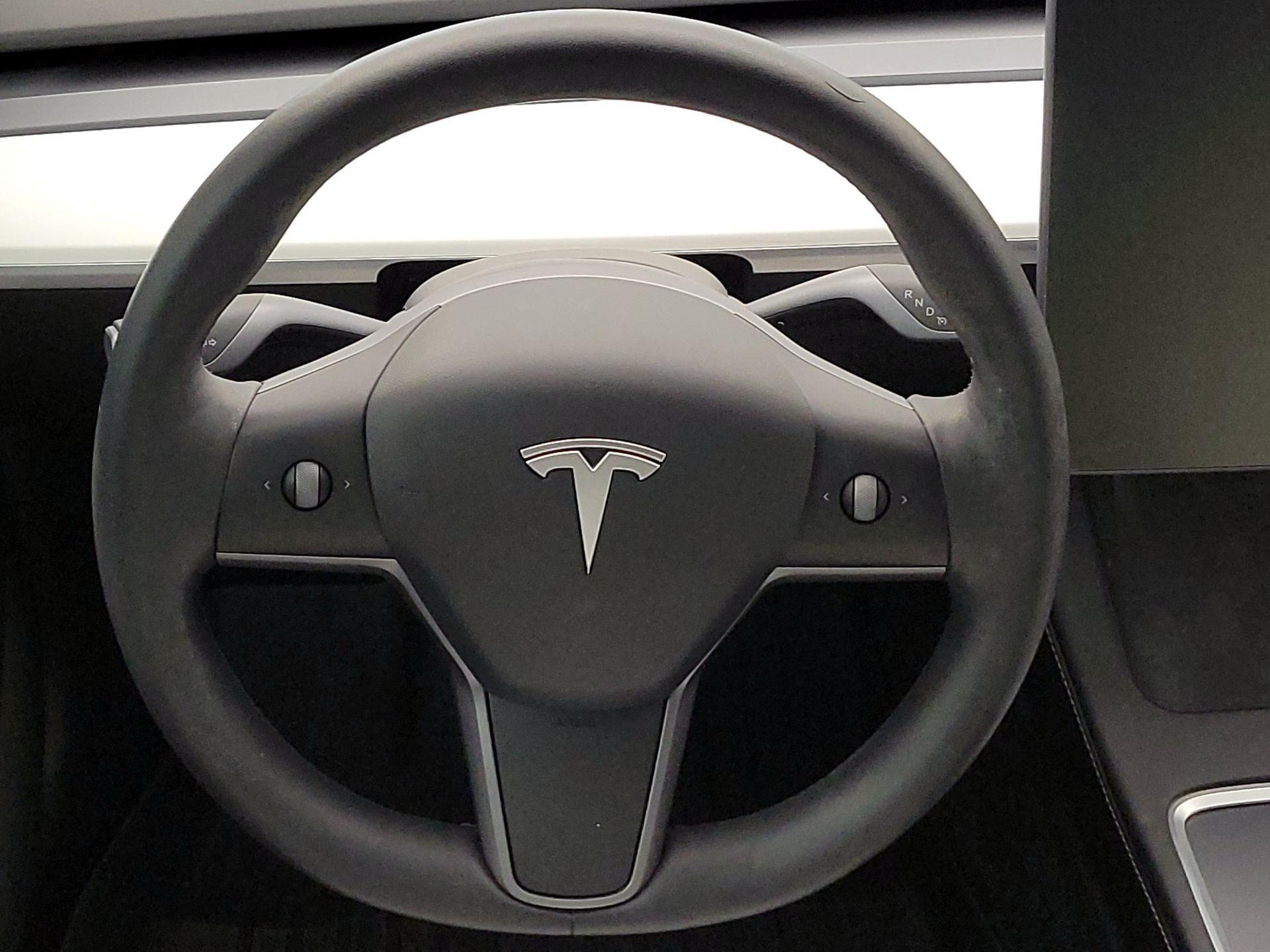 Thumbnail: 2021 Tesla Model 3 - 10