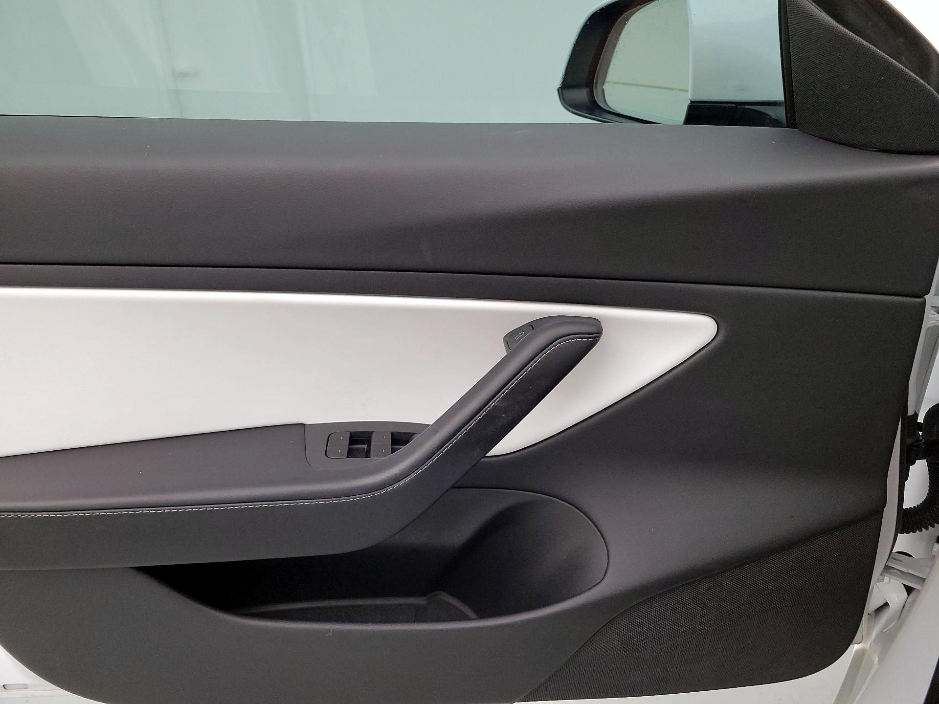 Thumbnail: 2021 Tesla Model 3 - 12