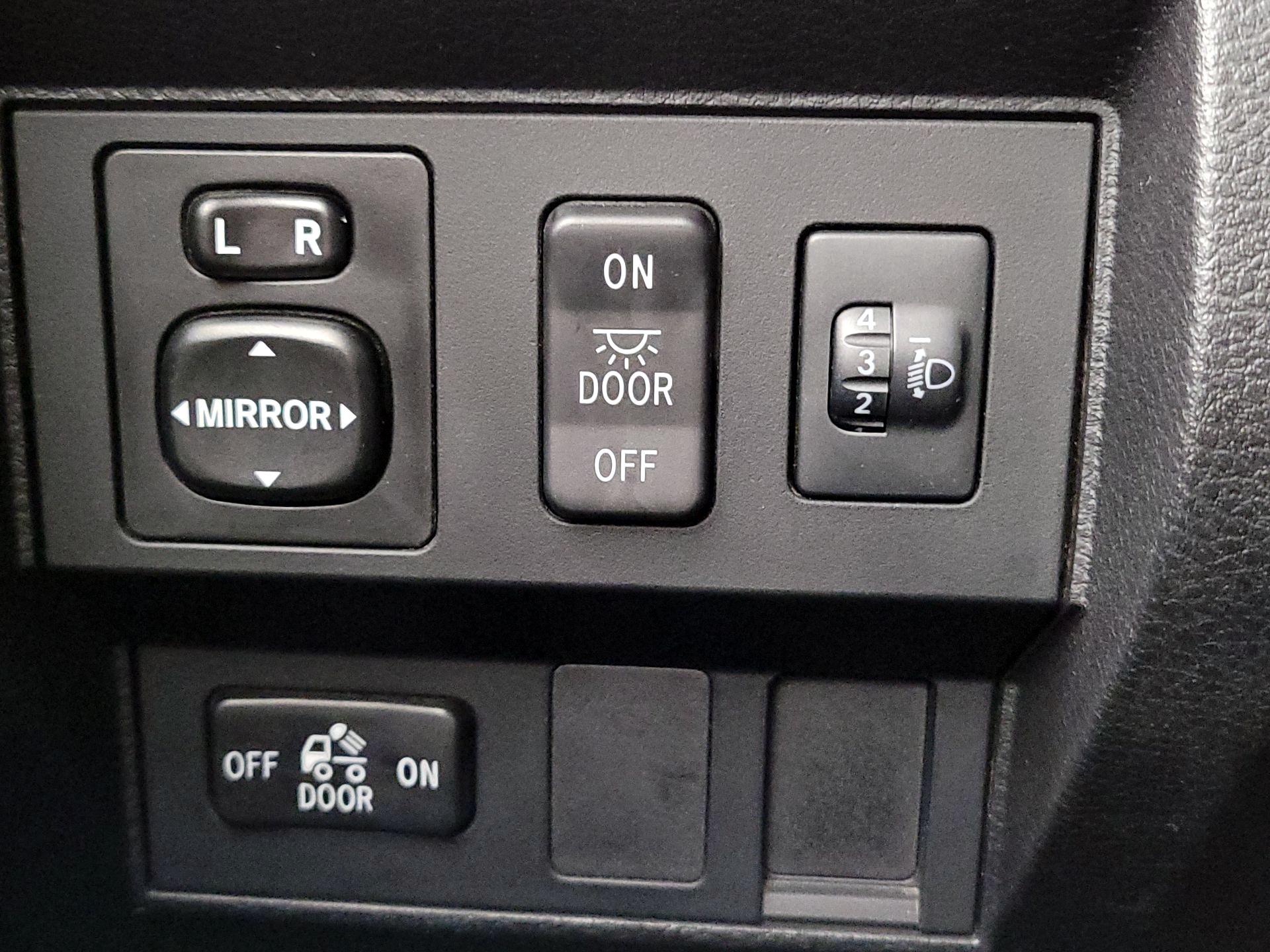 Thumbnail: 2014 Toyota Tundra - 13