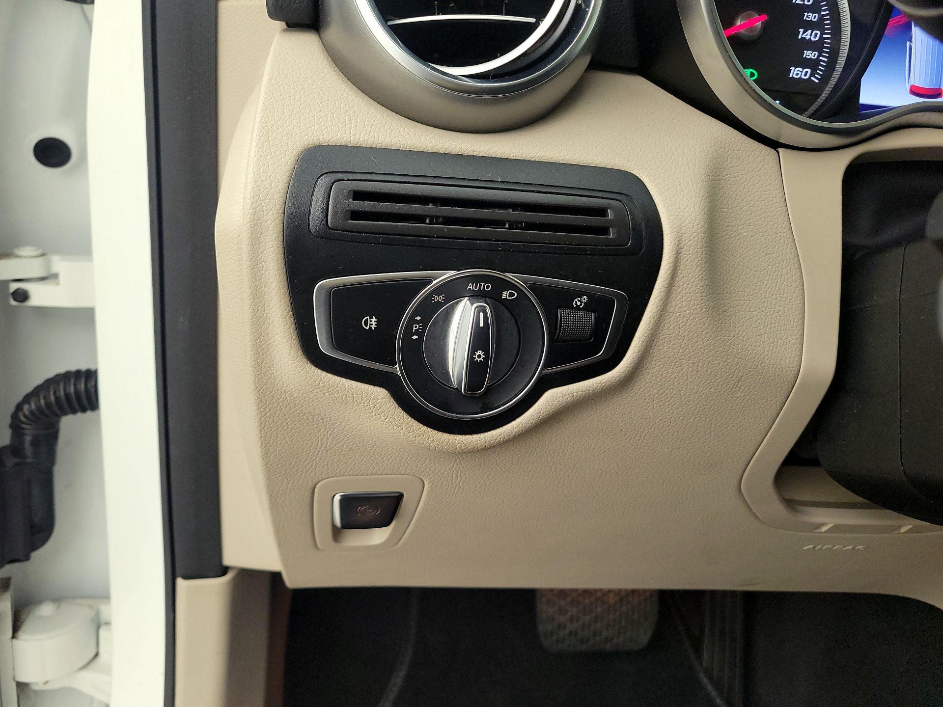 Thumbnail: 2018 Mercedes-Benz GLC - 13