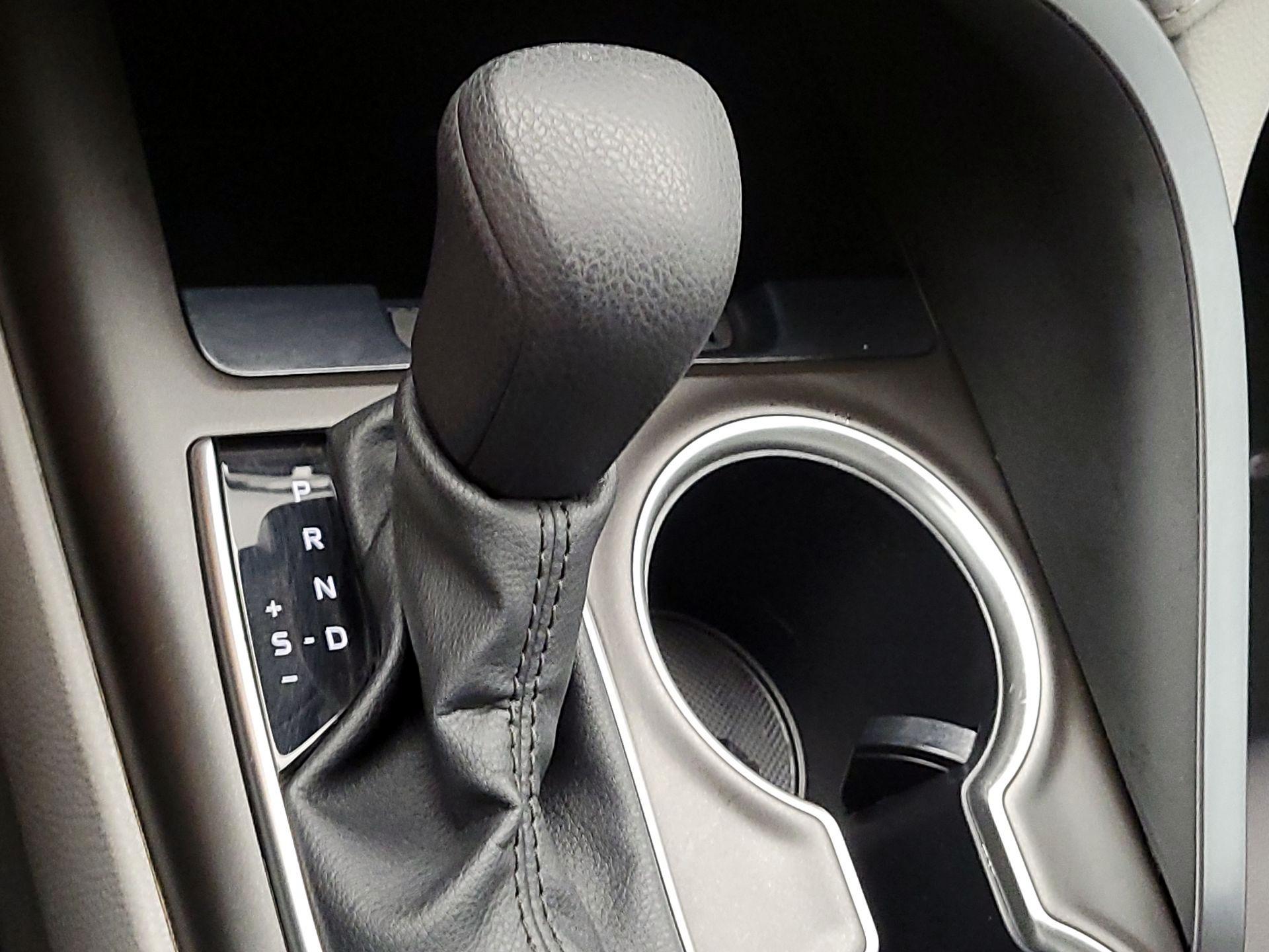 Thumbnail: 2023 Toyota Camry - 18