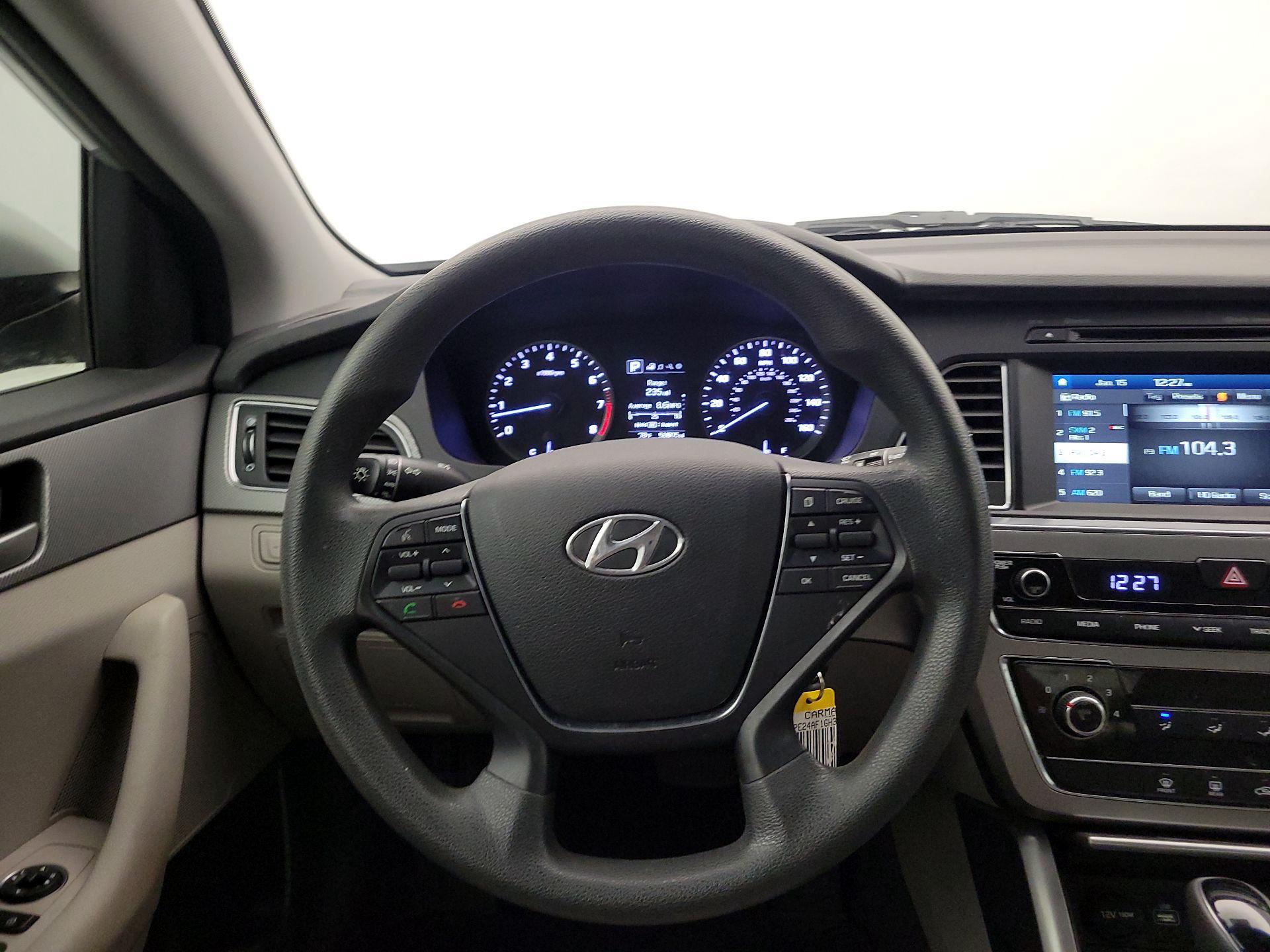 Thumbnail: 2016 Hyundai Sonata - 10