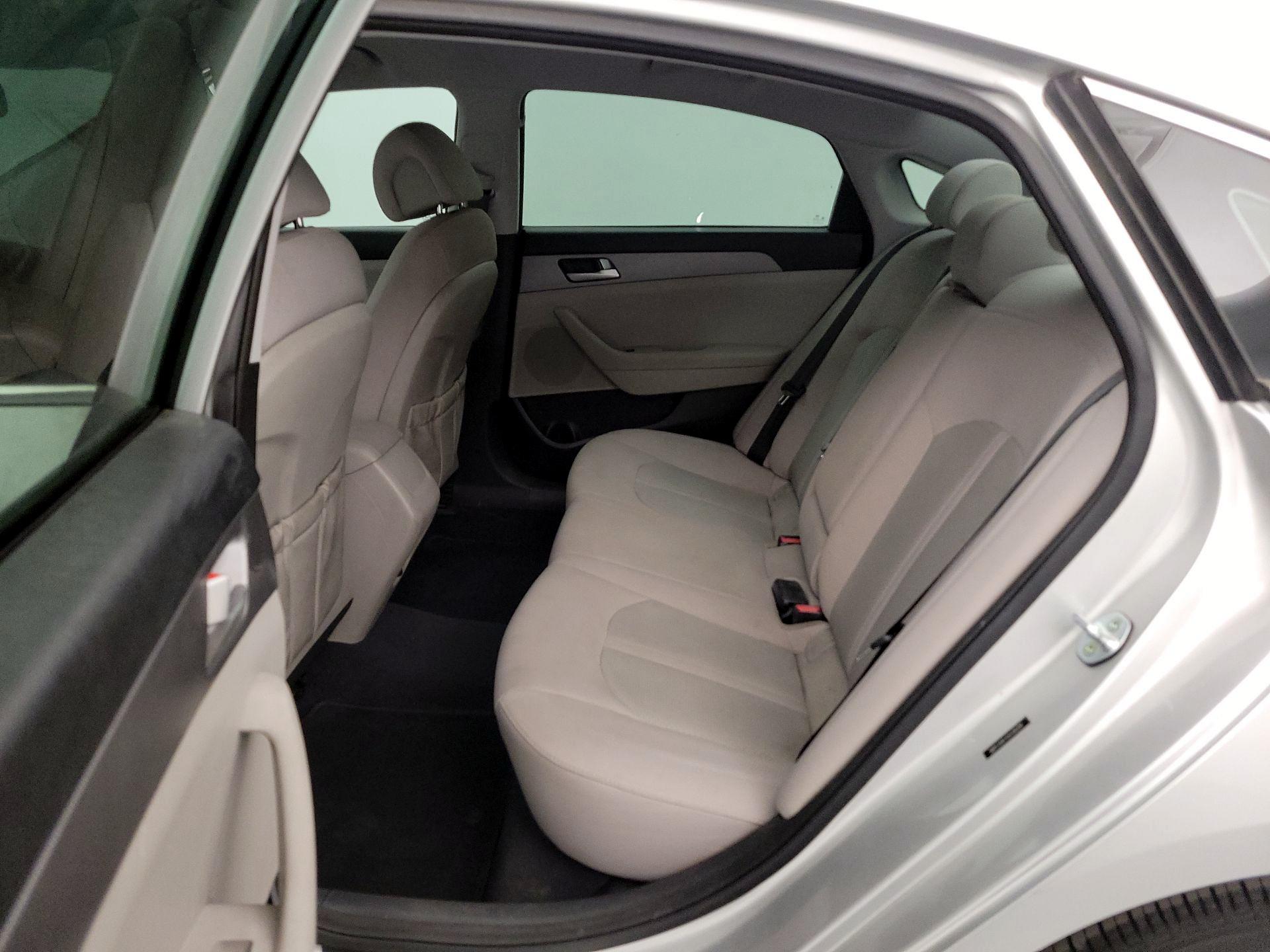 Thumbnail: 2016 Hyundai Sonata - 19