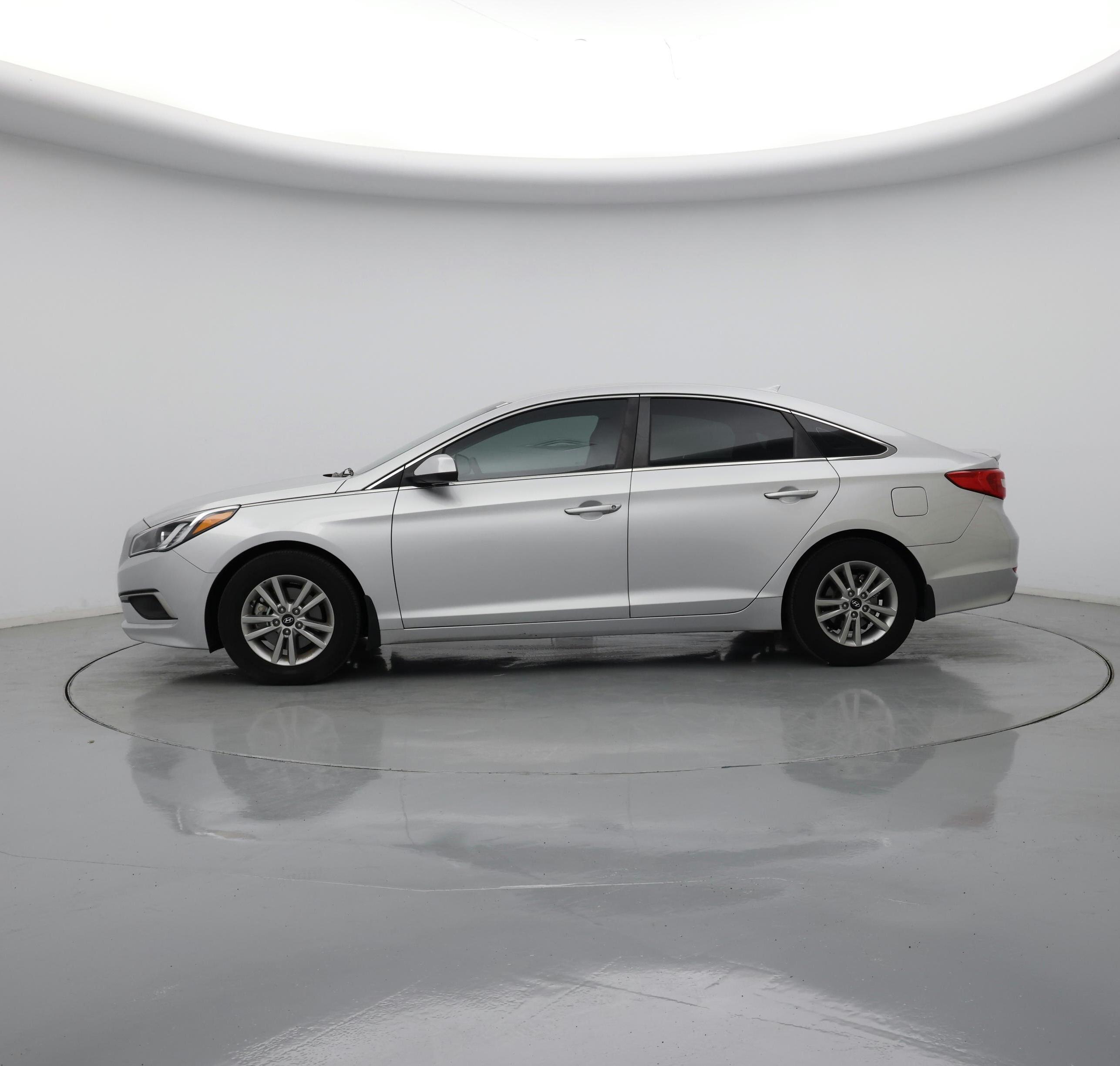 Thumbnail: 2016 Hyundai Sonata - 3