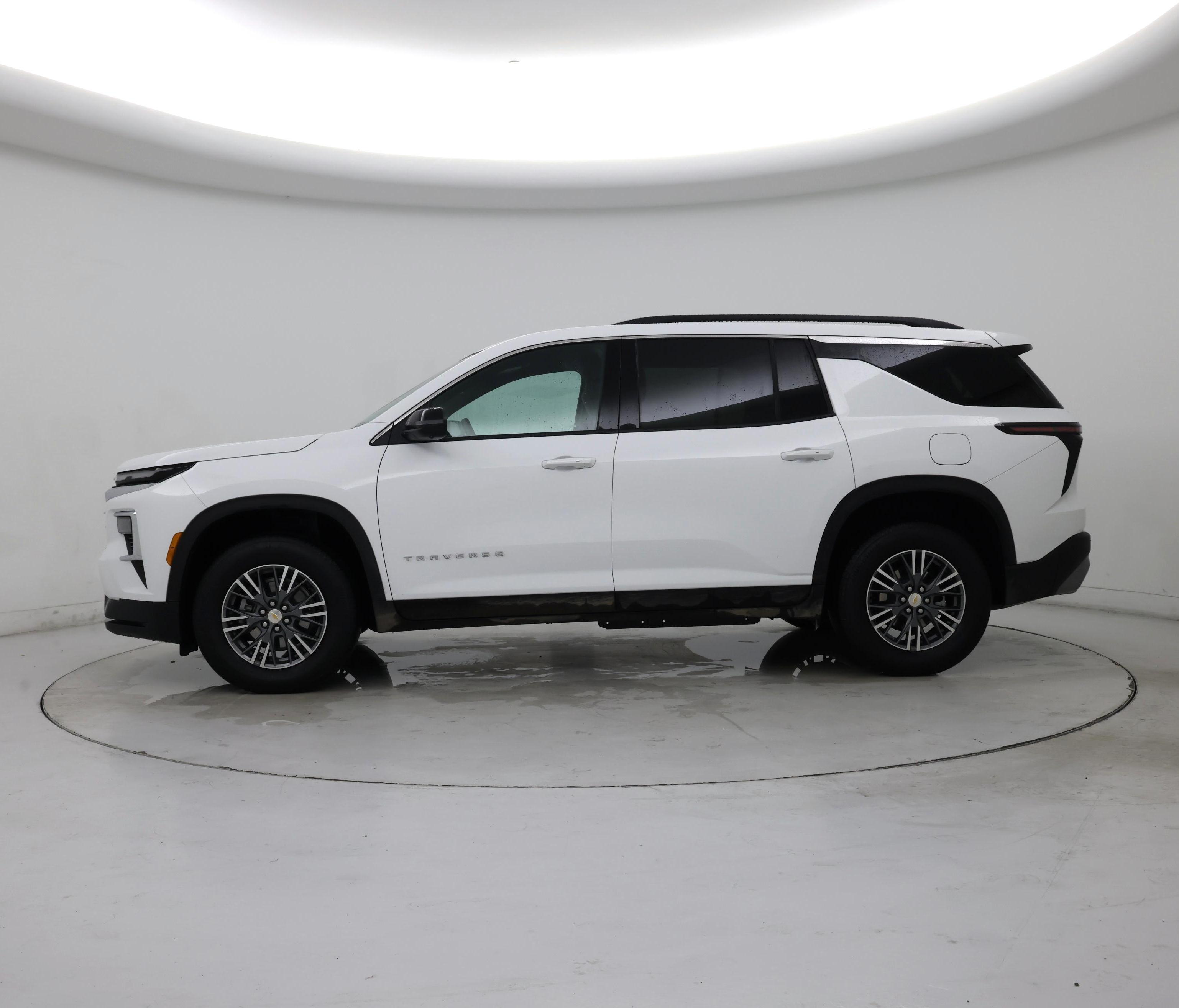 Thumbnail: 2024 Chevrolet Traverse - 3