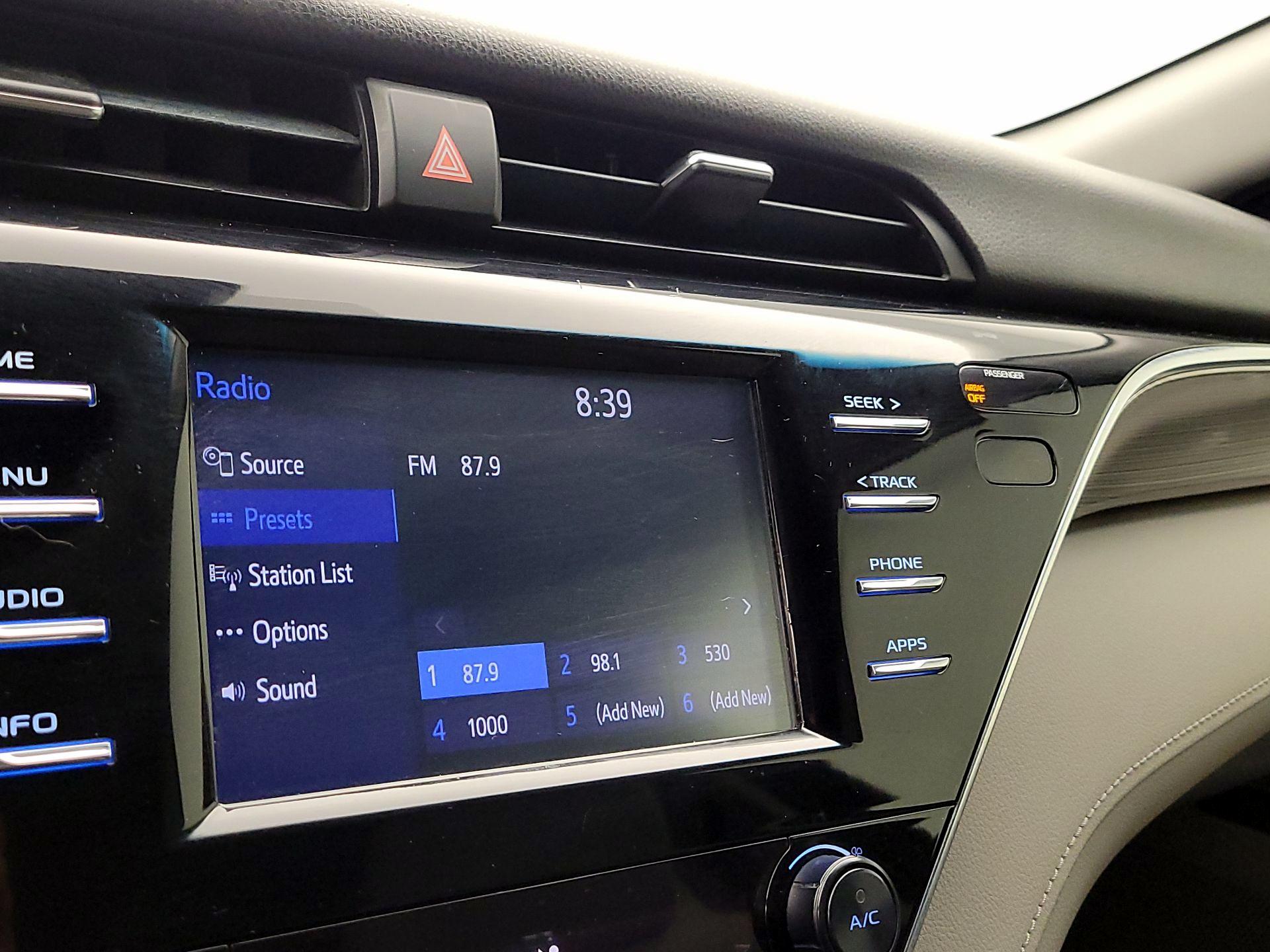 Thumbnail: 2018 Toyota Camry - 15