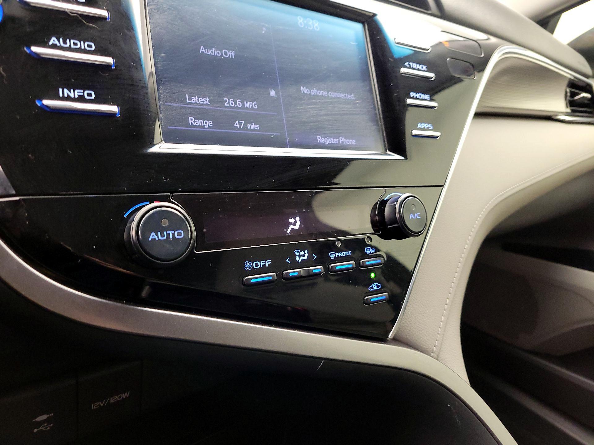 Thumbnail: 2018 Toyota Camry - 16