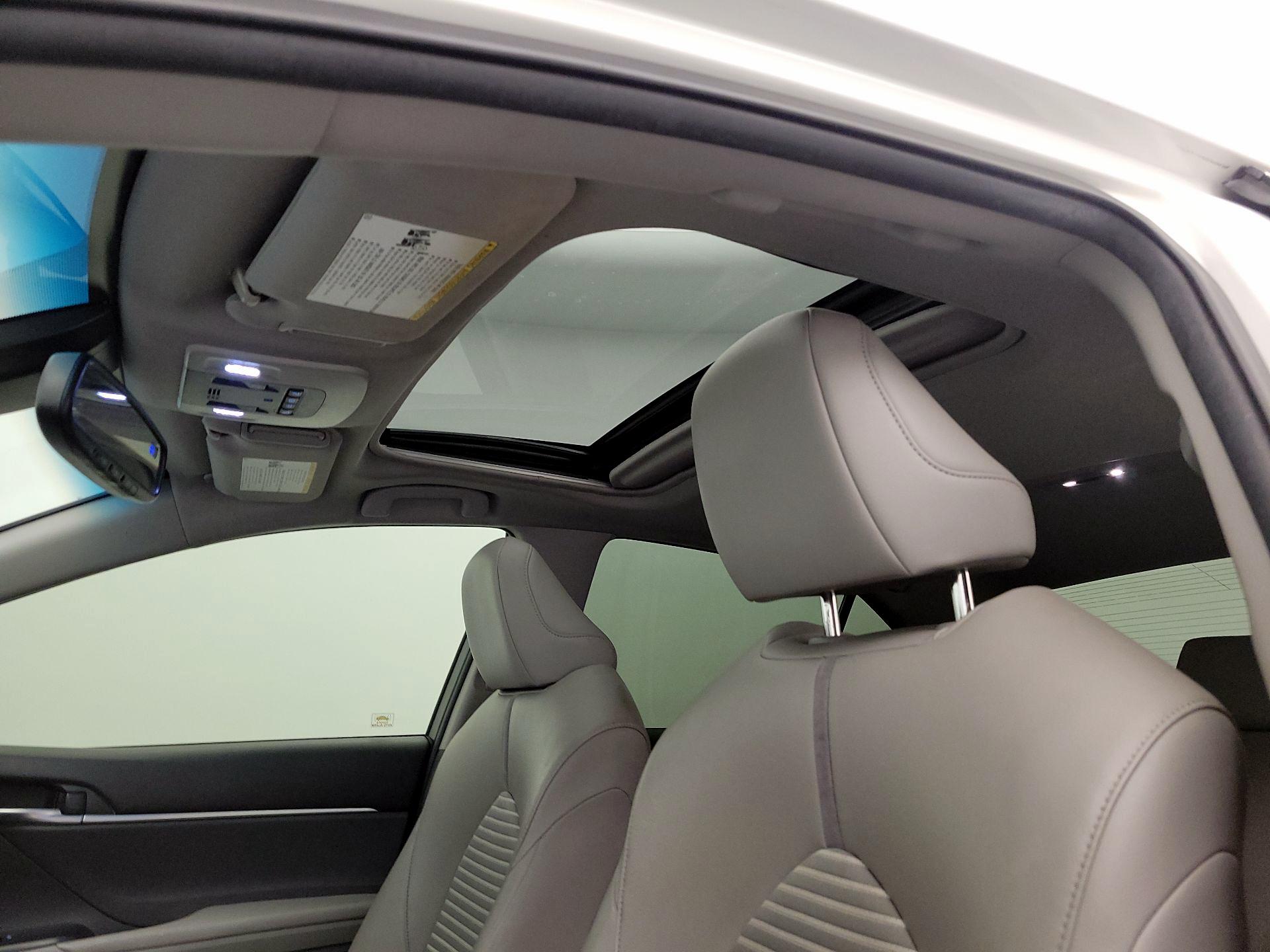 Thumbnail: 2018 Toyota Camry - 19