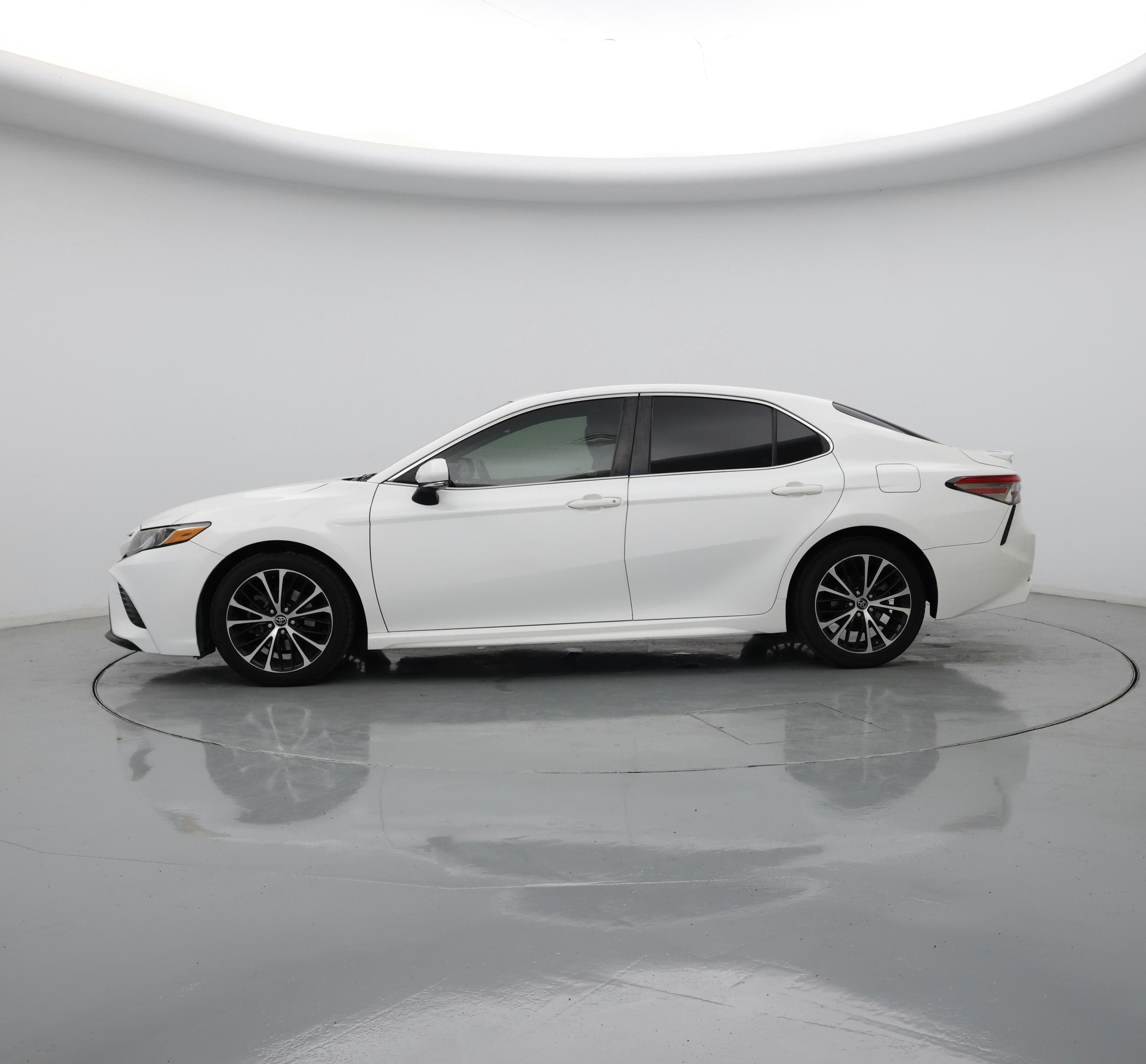 Thumbnail: 2018 Toyota Camry - 3