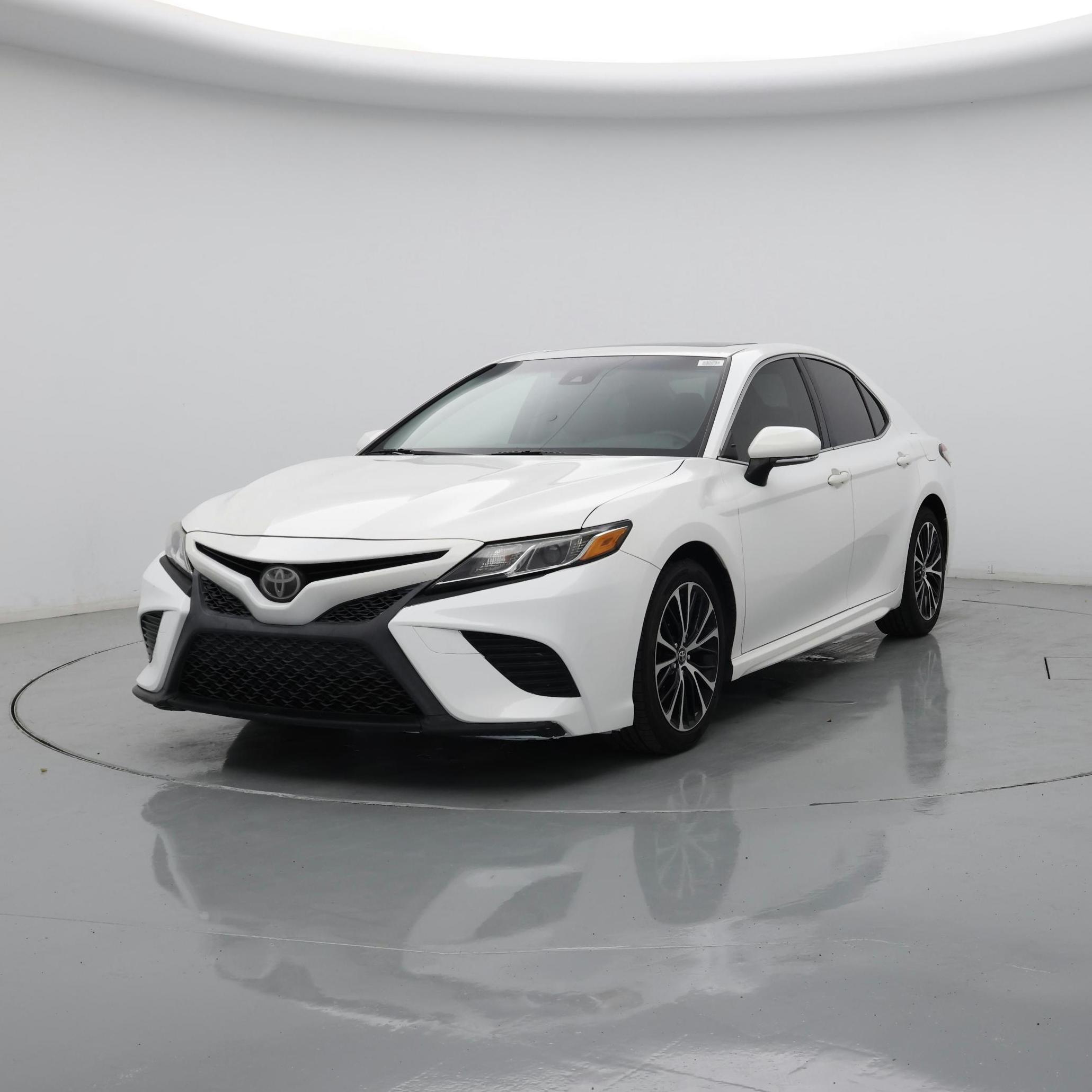 Thumbnail: 2018 Toyota Camry - 4