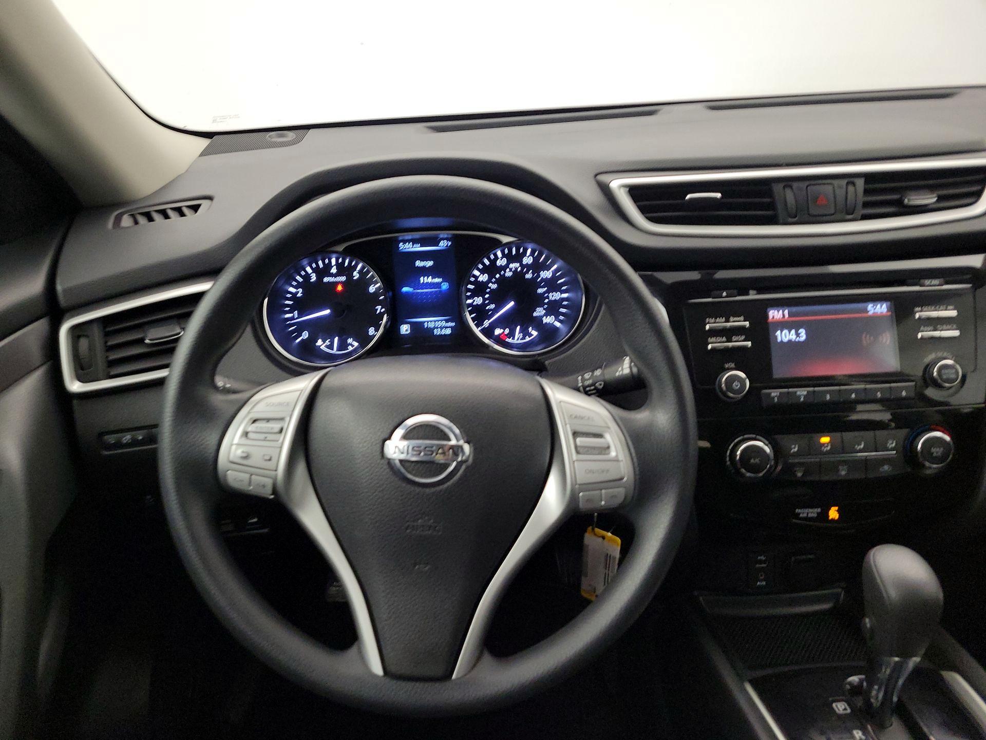 Thumbnail: 2016 Nissan Rogue - 10