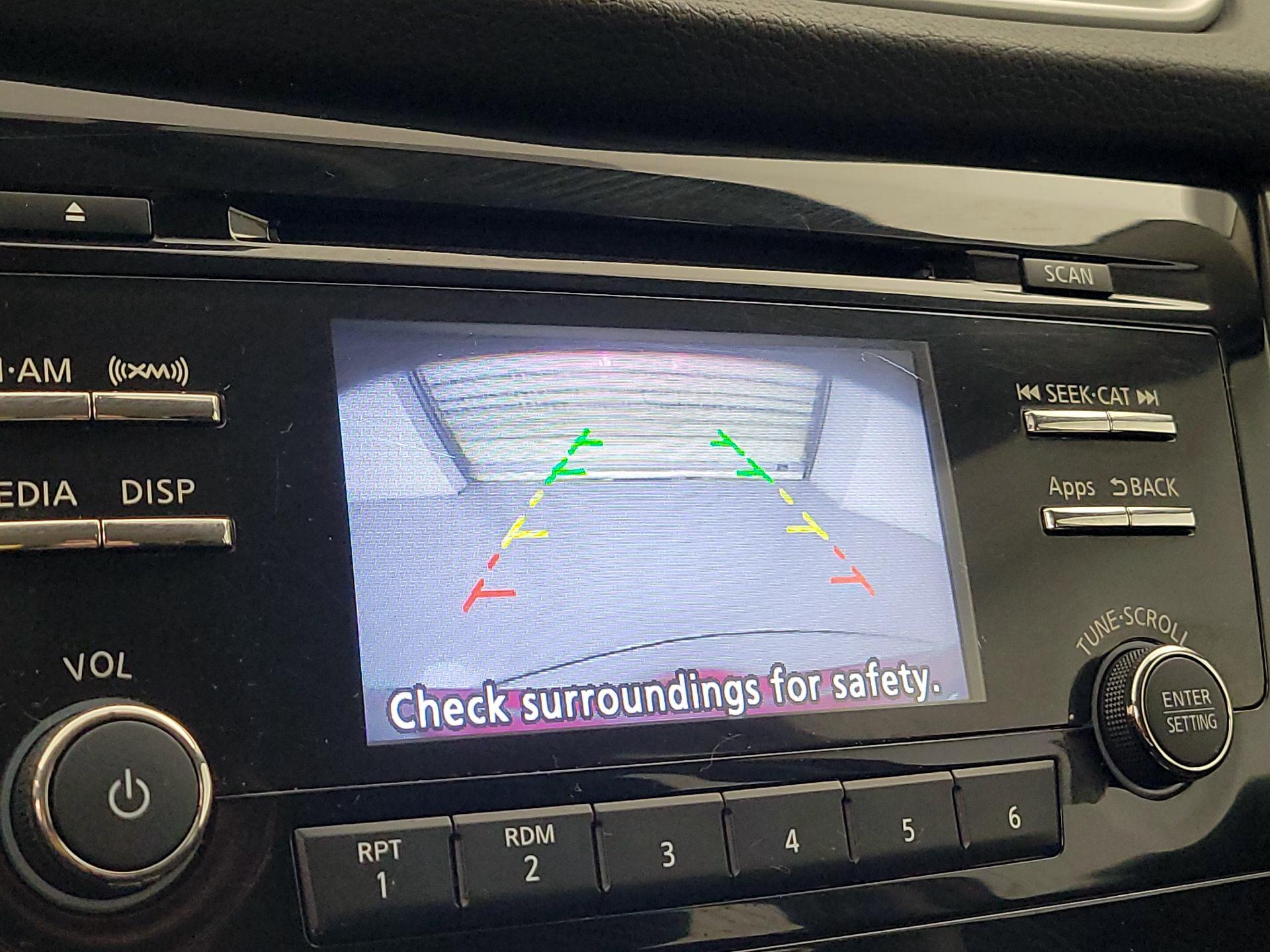 Thumbnail: 2016 Nissan Rogue - 14