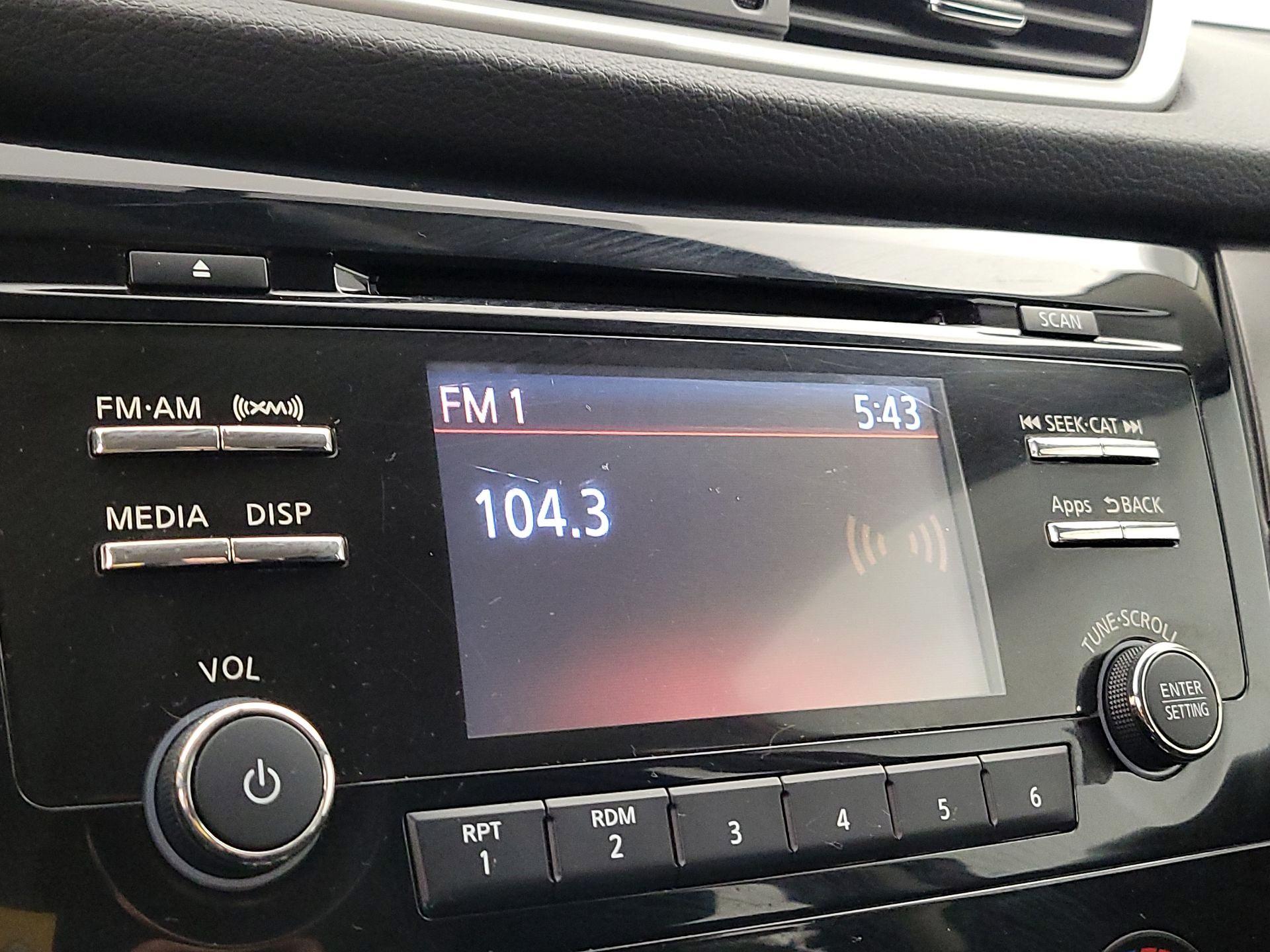 Thumbnail: 2016 Nissan Rogue - 15