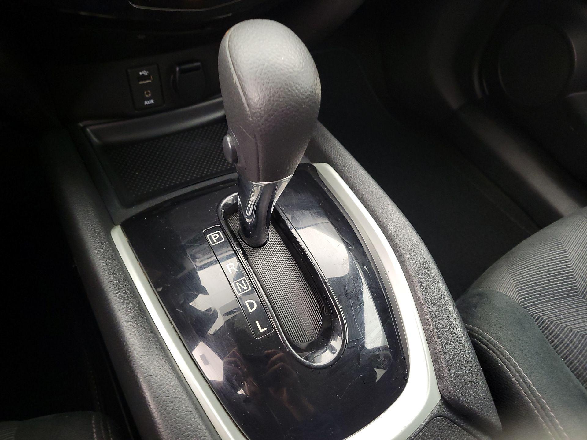 Thumbnail: 2016 Nissan Rogue - 17