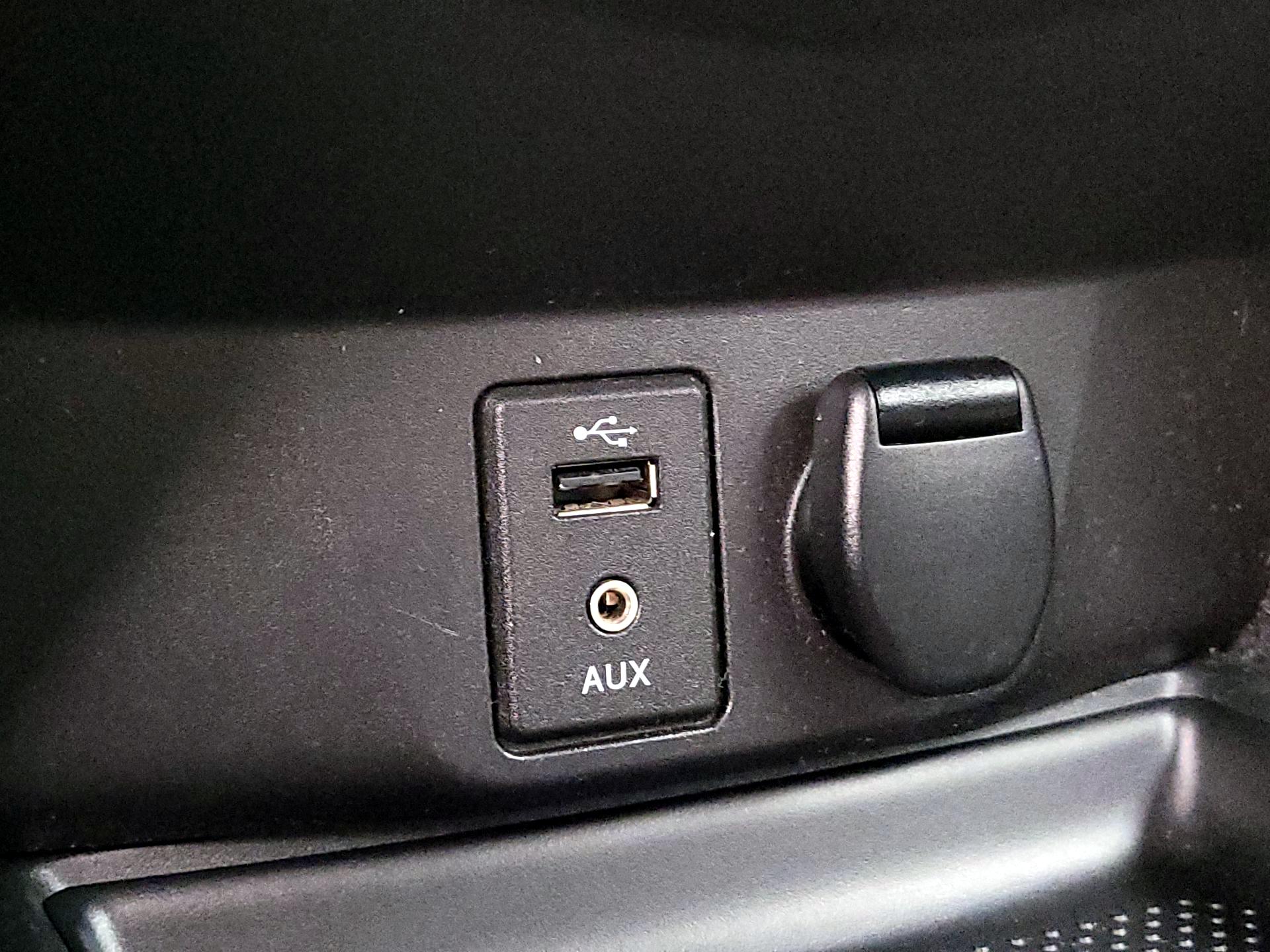 Thumbnail: 2016 Nissan Rogue - 18