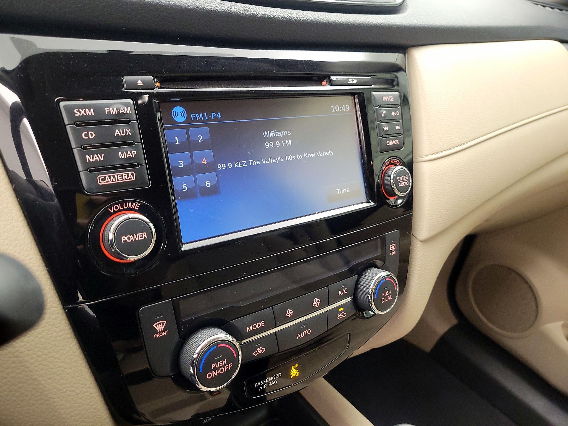 Thumbnail: 2017 Nissan Rogue - 16