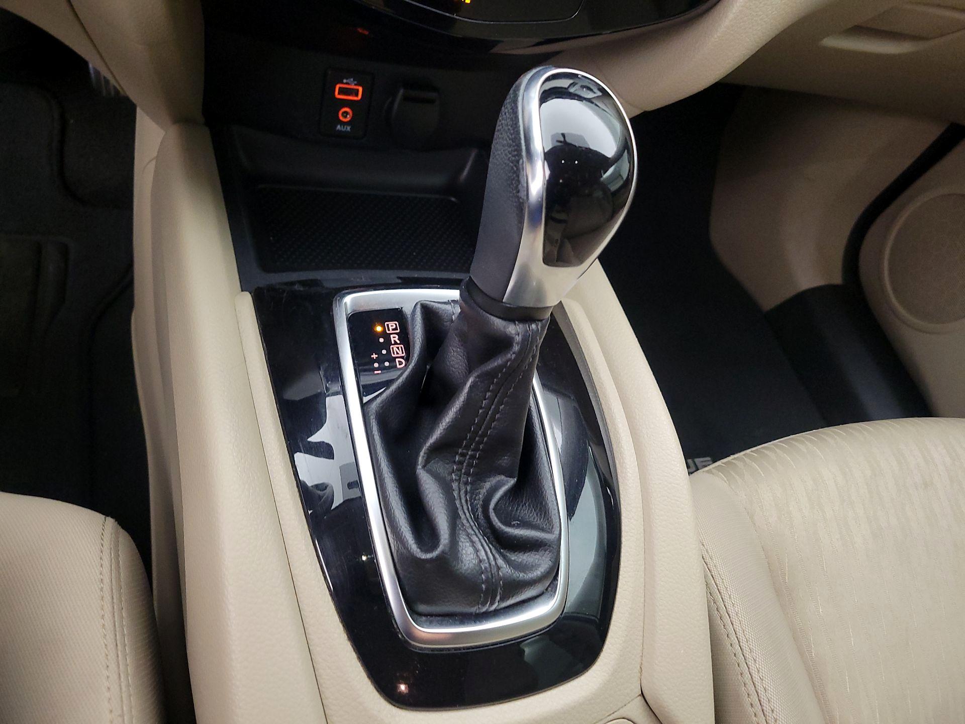 Thumbnail: 2017 Nissan Rogue - 18