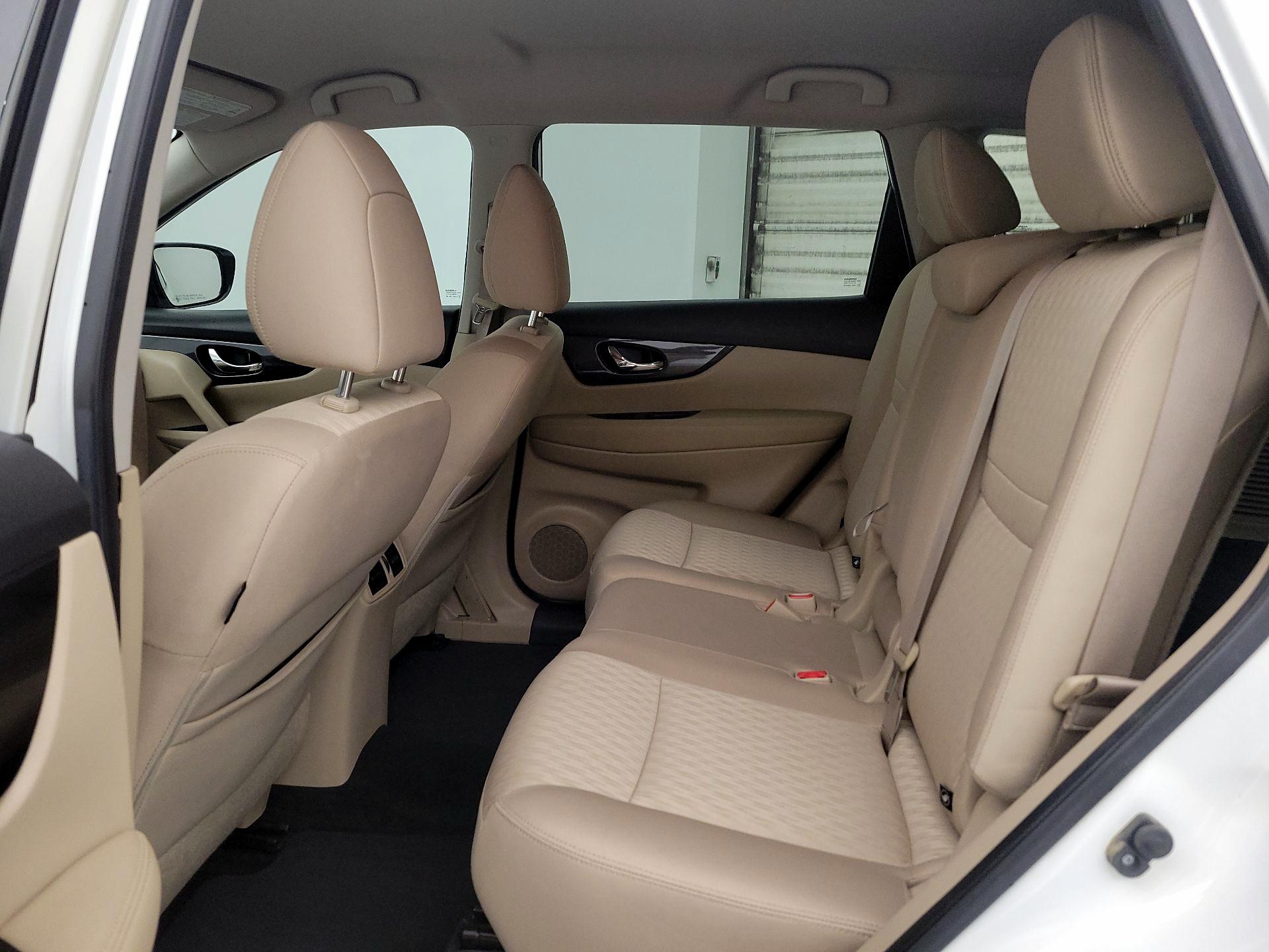 Thumbnail: 2017 Nissan Rogue - 20