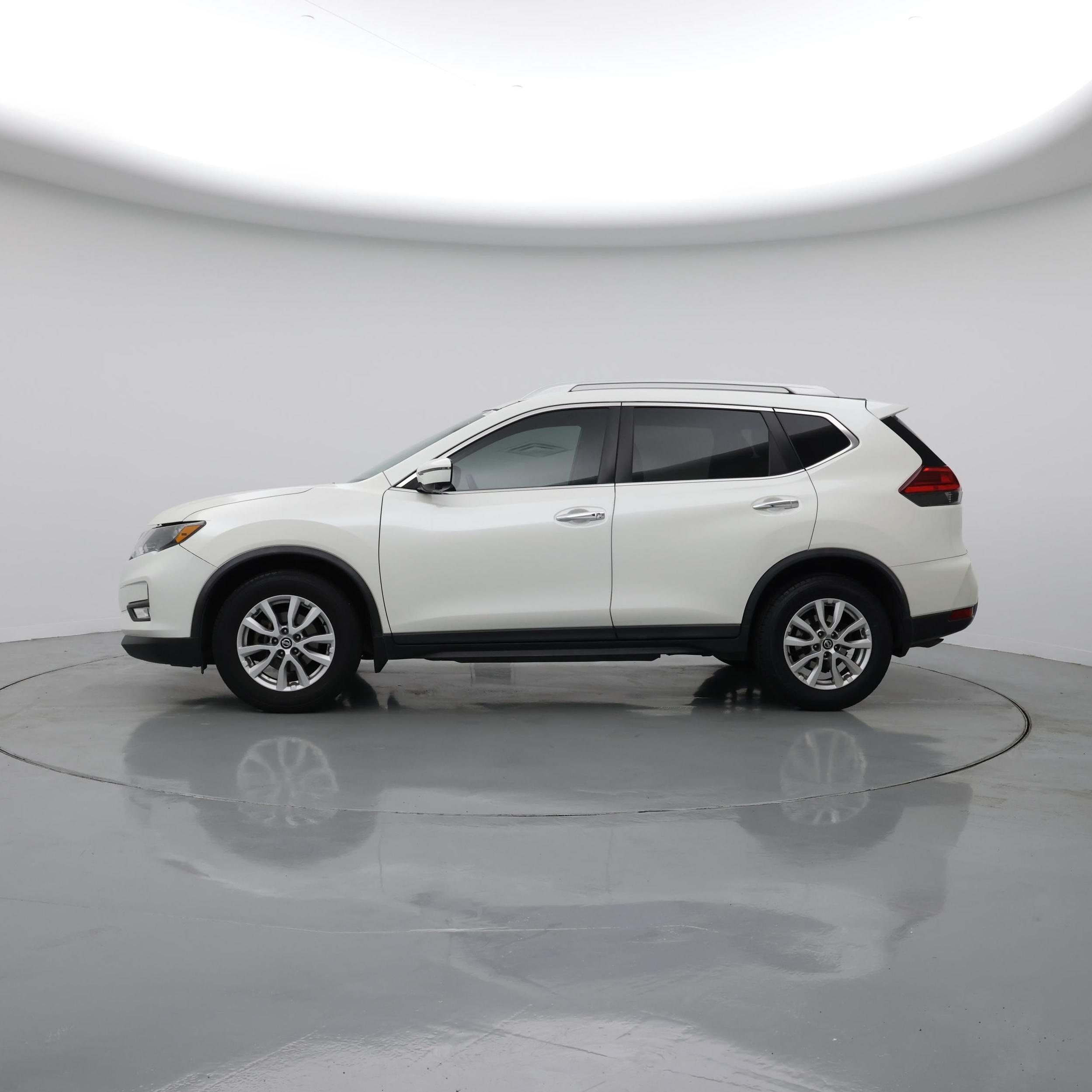 Thumbnail: 2017 Nissan Rogue - 3