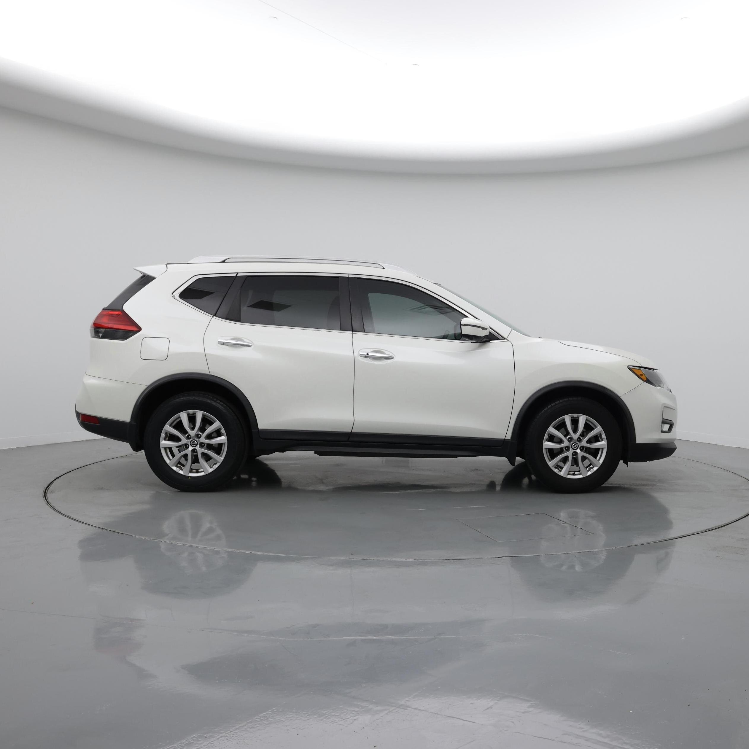 Thumbnail: 2017 Nissan Rogue - 7