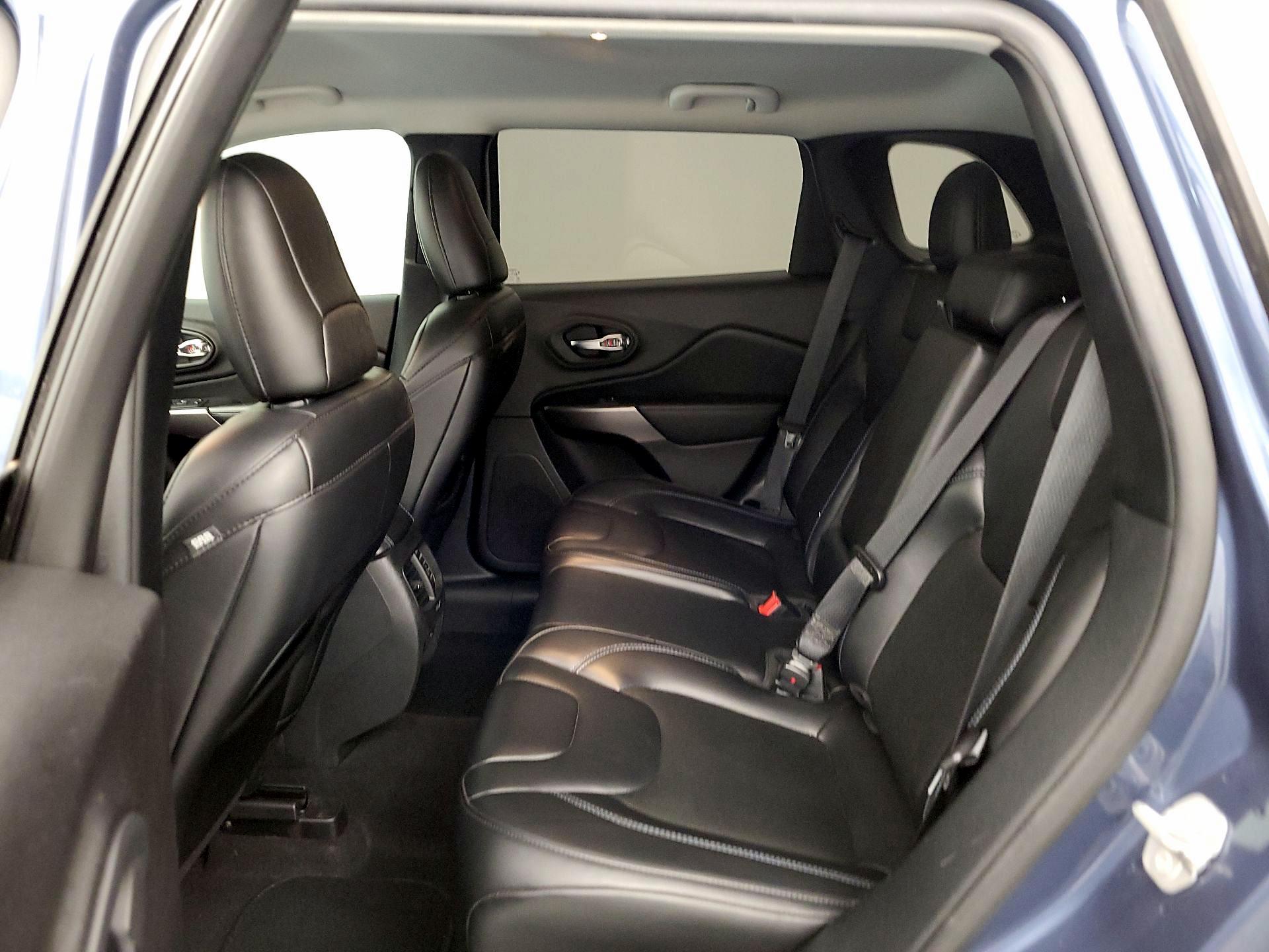 Thumbnail: 2020 Jeep Cherokee - 19