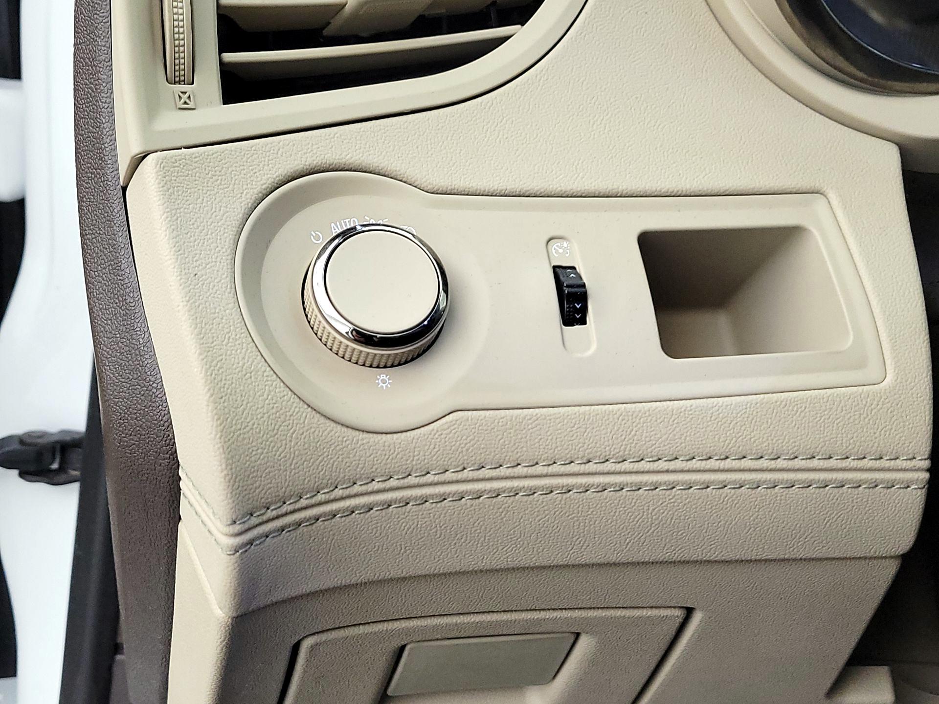 Thumbnail: 2015 Buick LaCrosse - 13