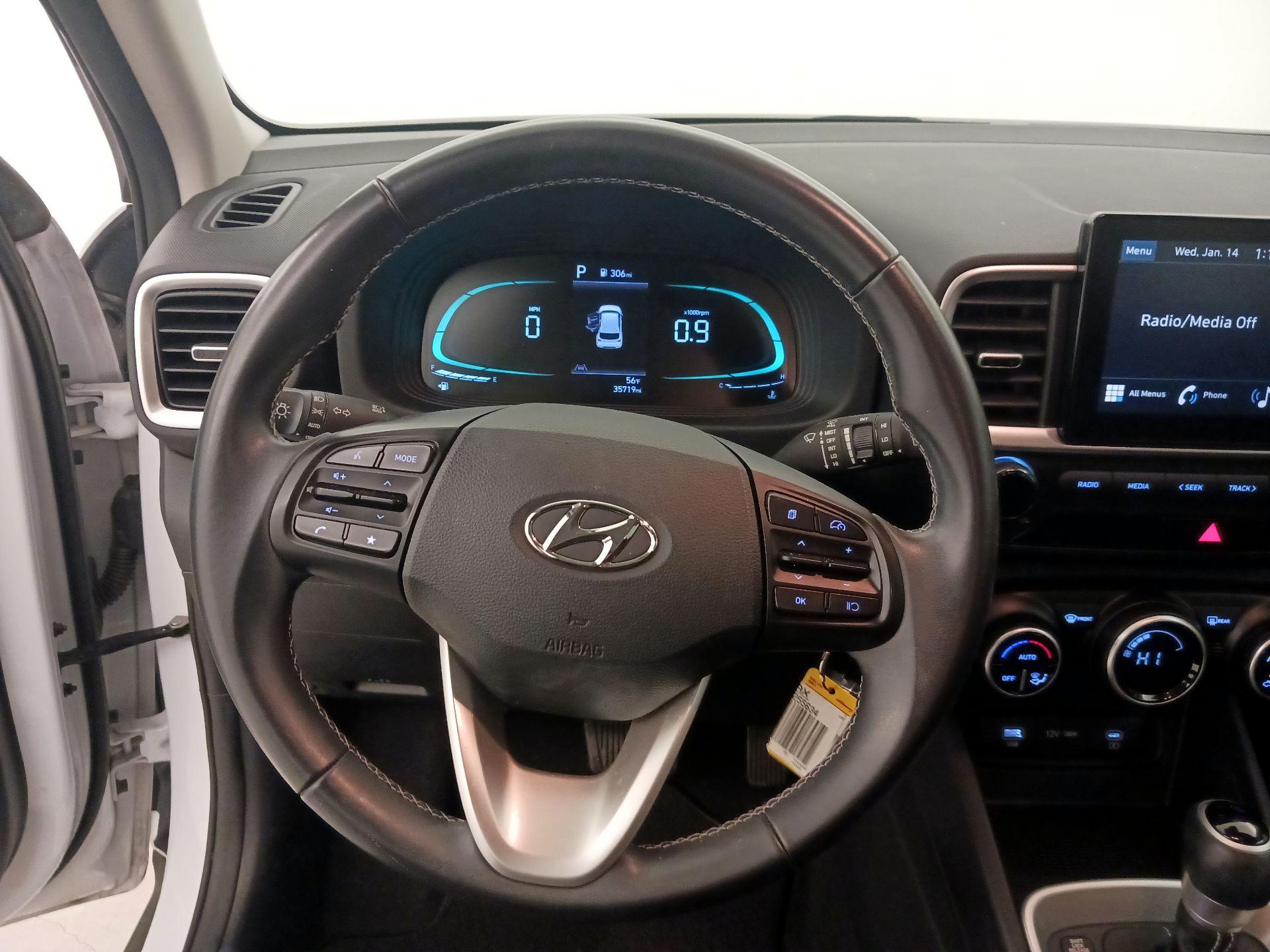 Thumbnail: 2023 Hyundai Venue - 10