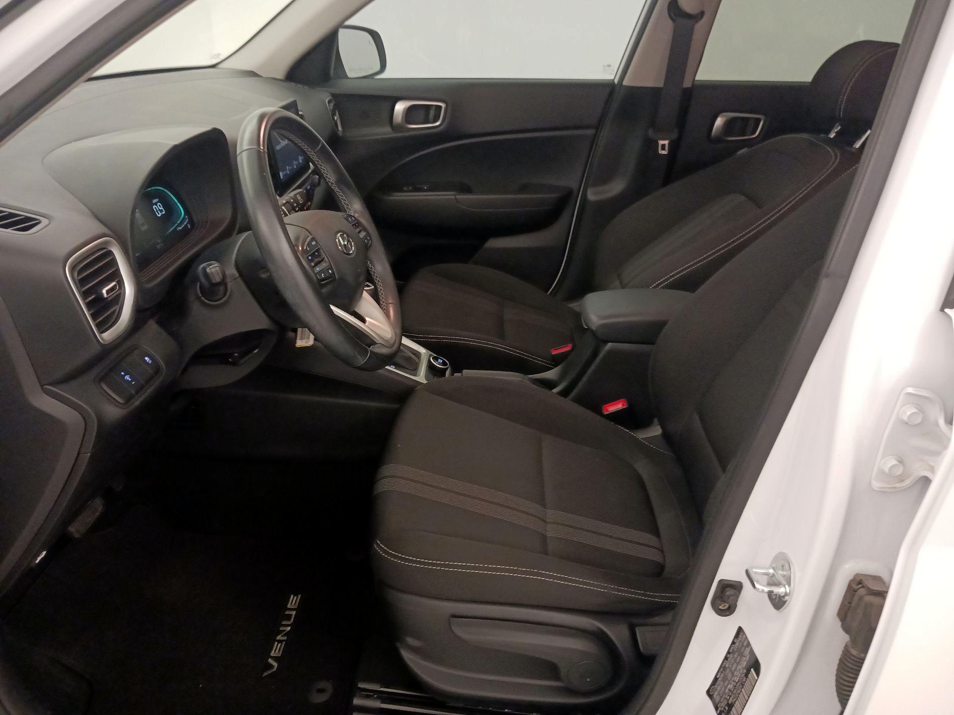 Thumbnail: 2023 Hyundai Venue - 11