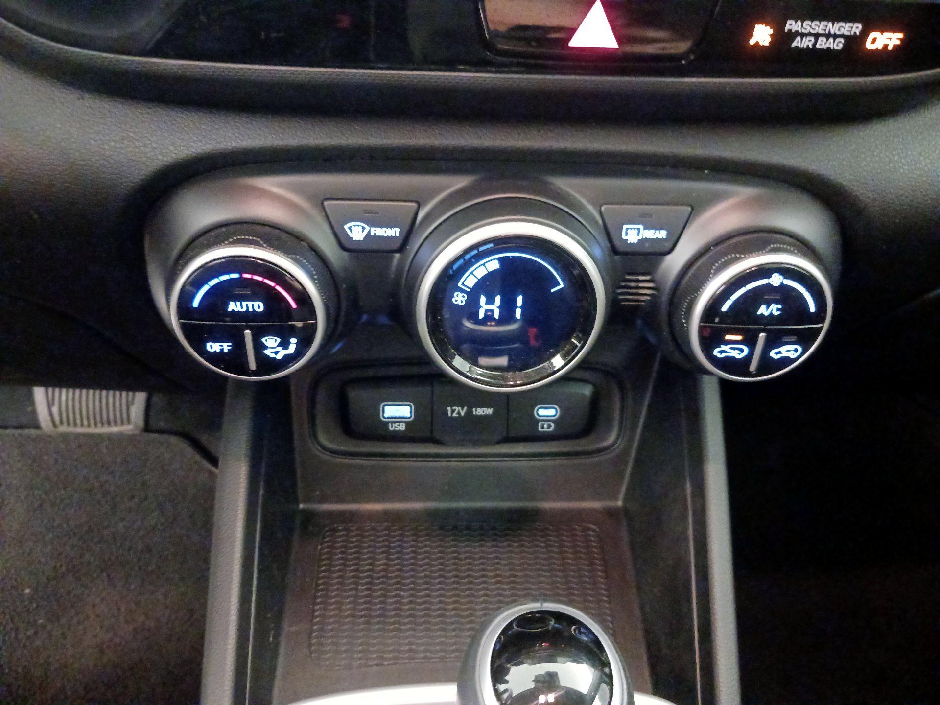 Thumbnail: 2023 Hyundai Venue - 16