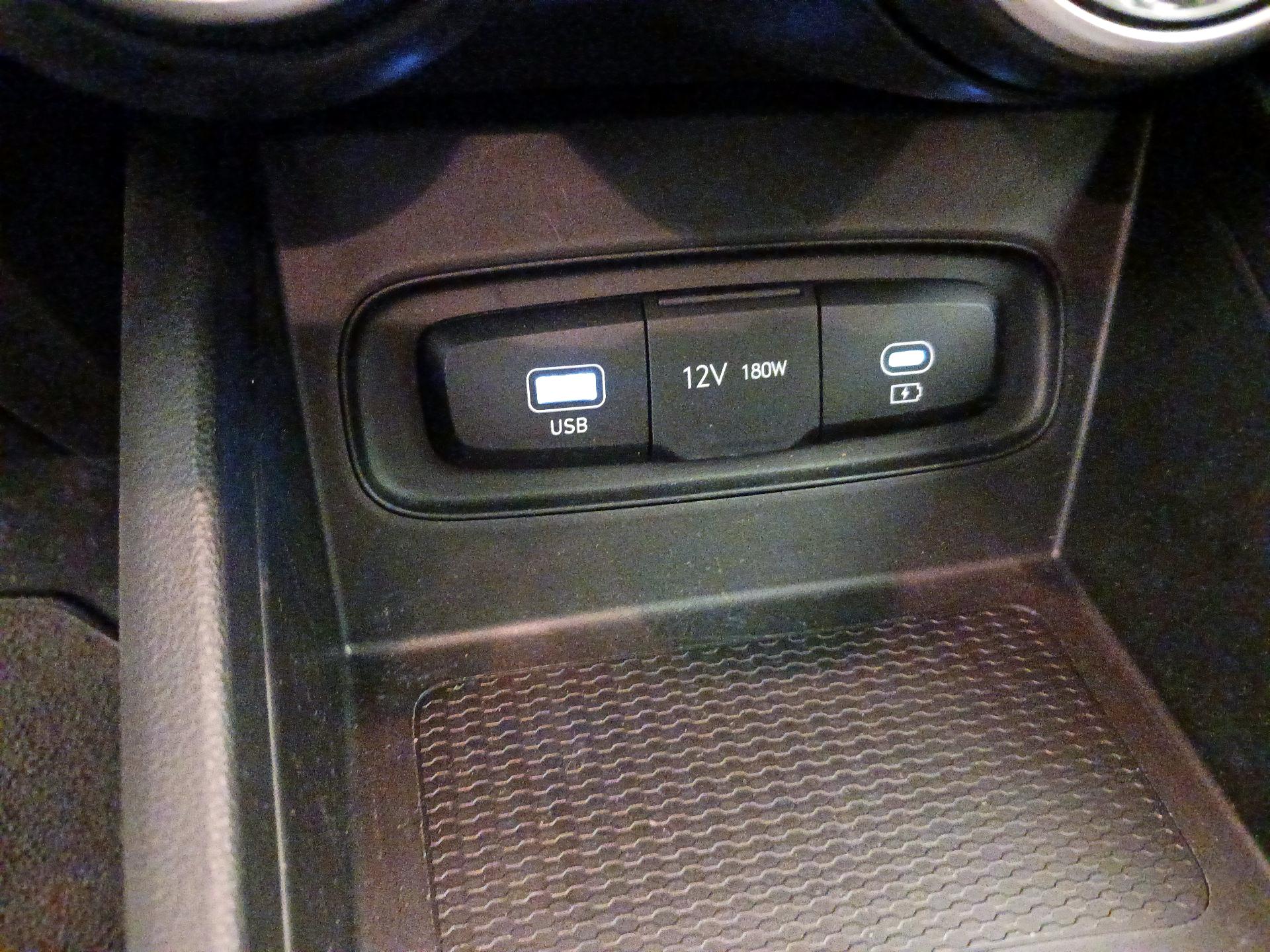 Thumbnail: 2023 Hyundai Venue - 18